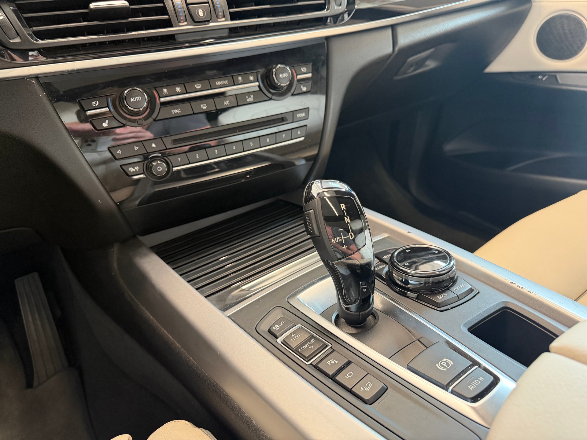 BMW X5 xDrive 40d Steptronic-image-9
