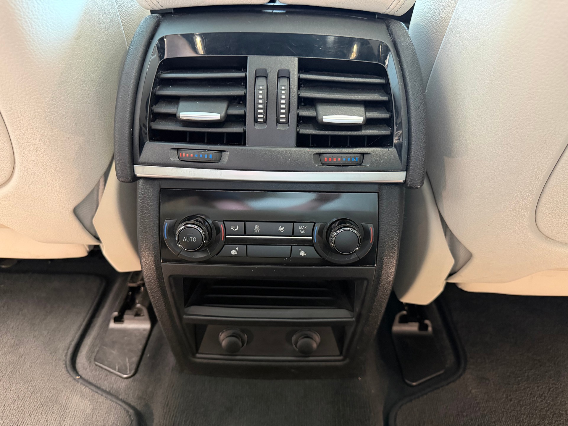 BMW X5 xDrive 40d Steptronic-image-13