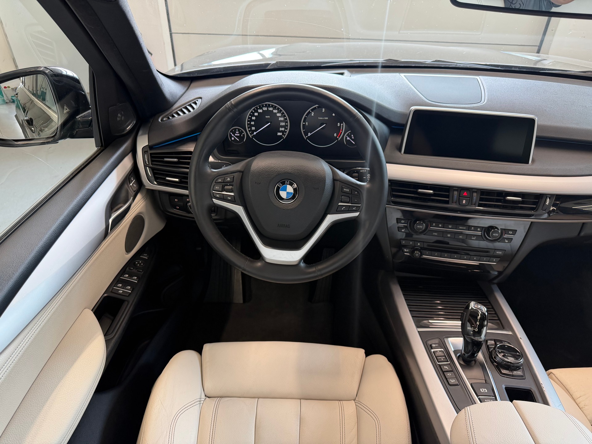 BMW X5 xDrive 40d Steptronic-image-8