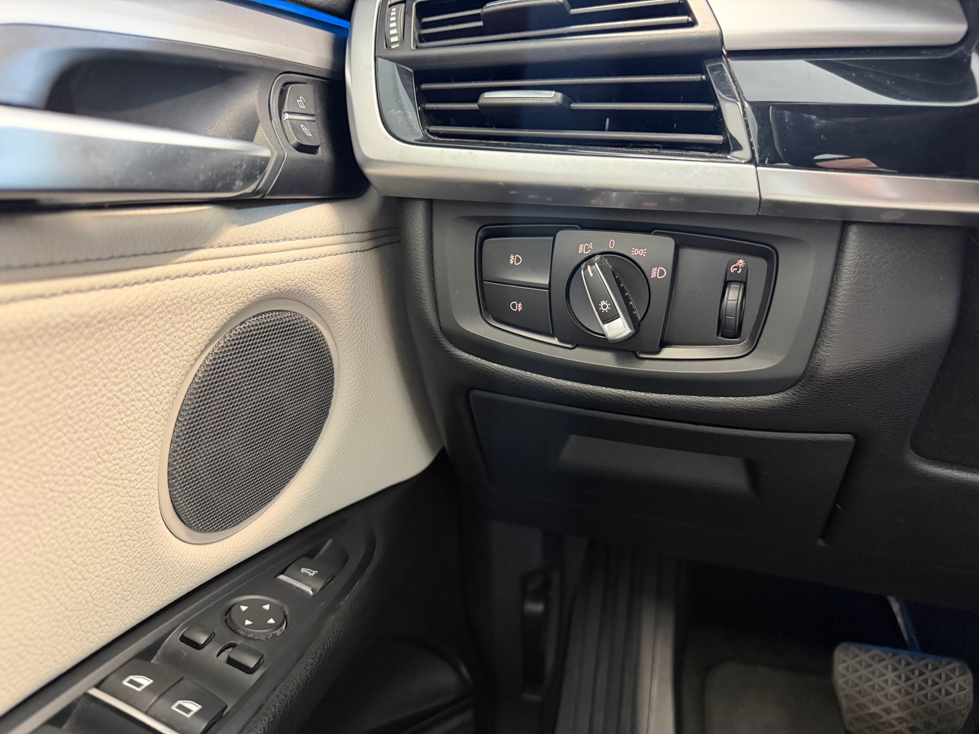 BMW X5 xDrive 40d Steptronic-image-11