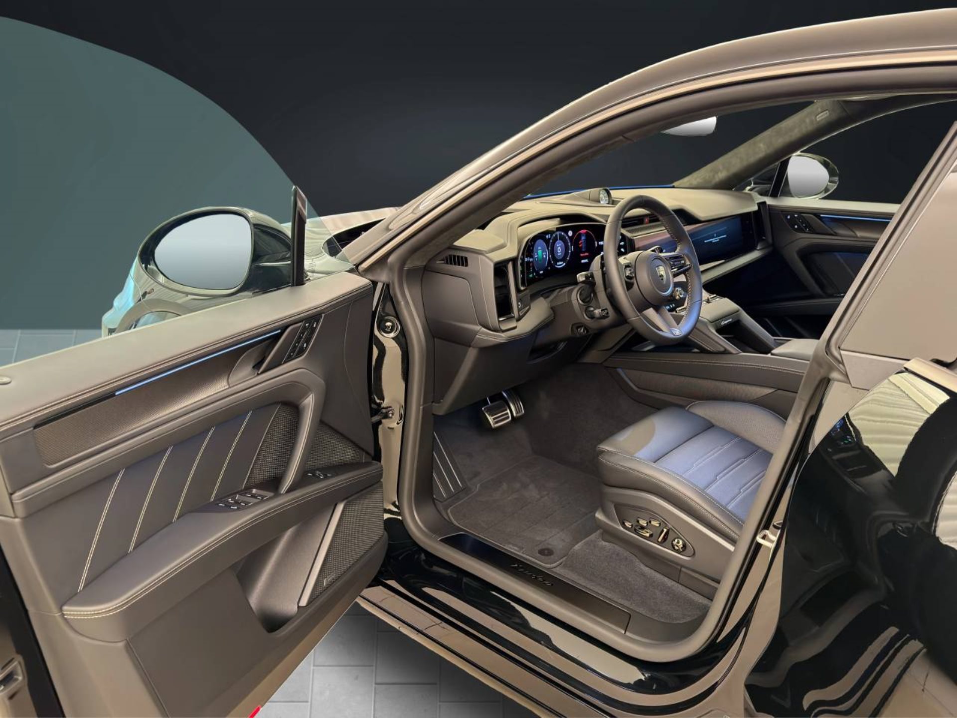 PORSCHE Cayenne Turbo Coupé Electric-image-3