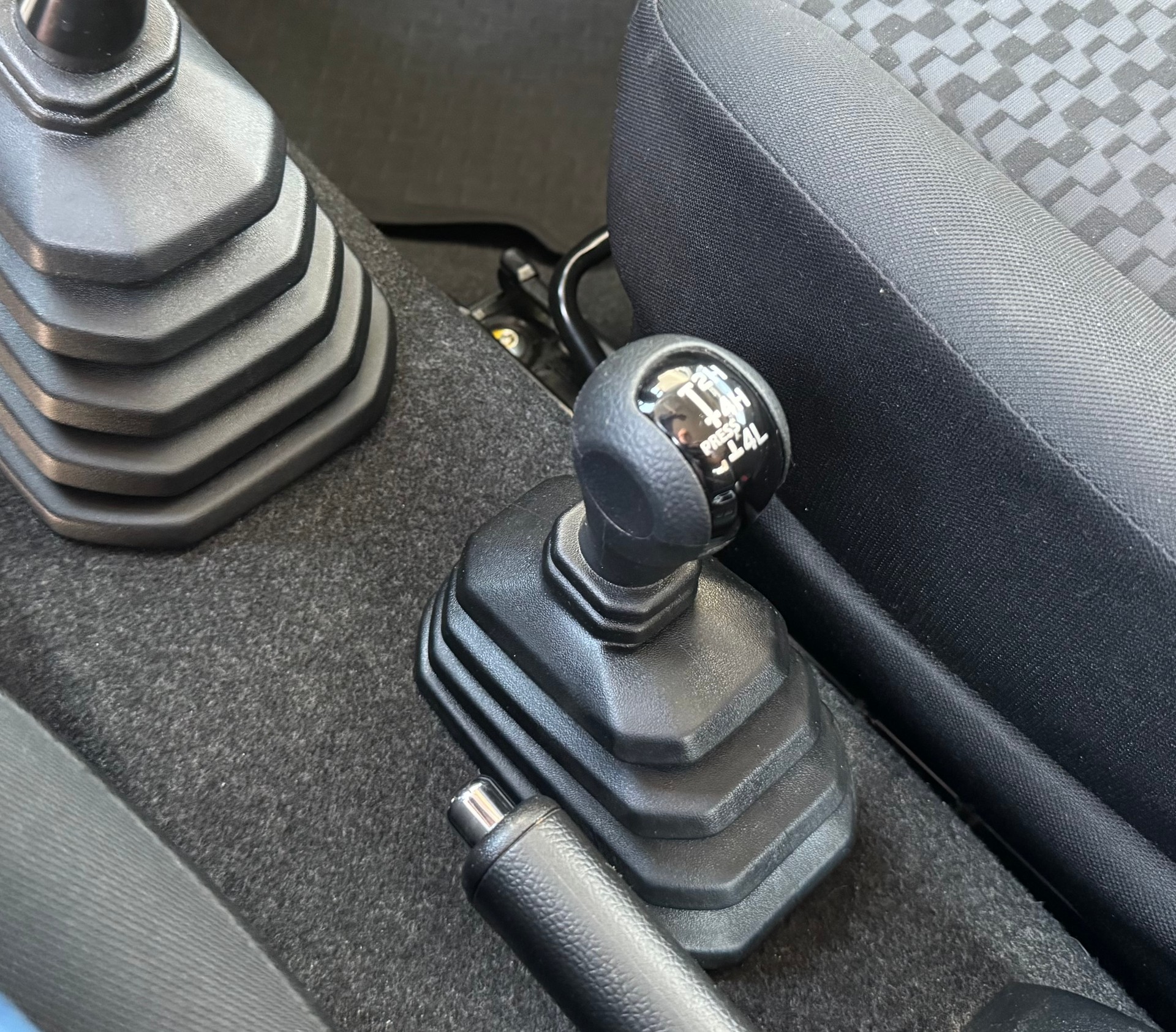 SUZUKI Jimny 1.5 Compact+ 4x4-image-15