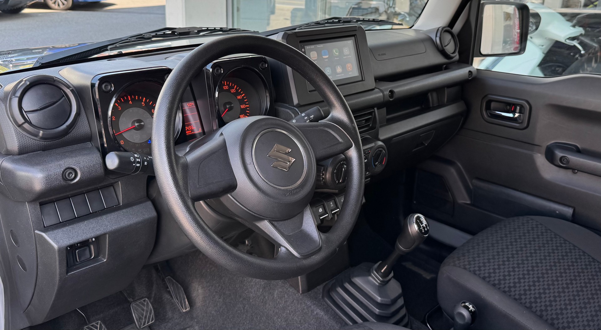 SUZUKI Jimny 1.5 Compact+ 4x4-image-6
