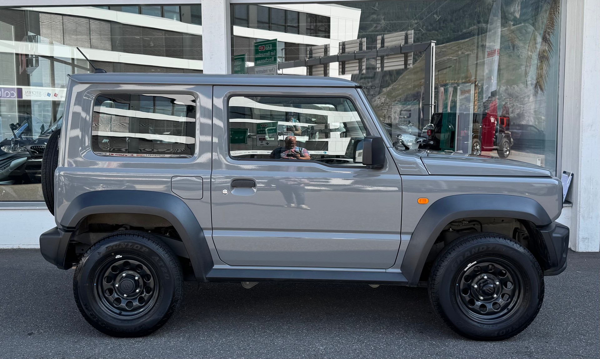 SUZUKI Jimny 1.5 Compact+ 4x4-image-1