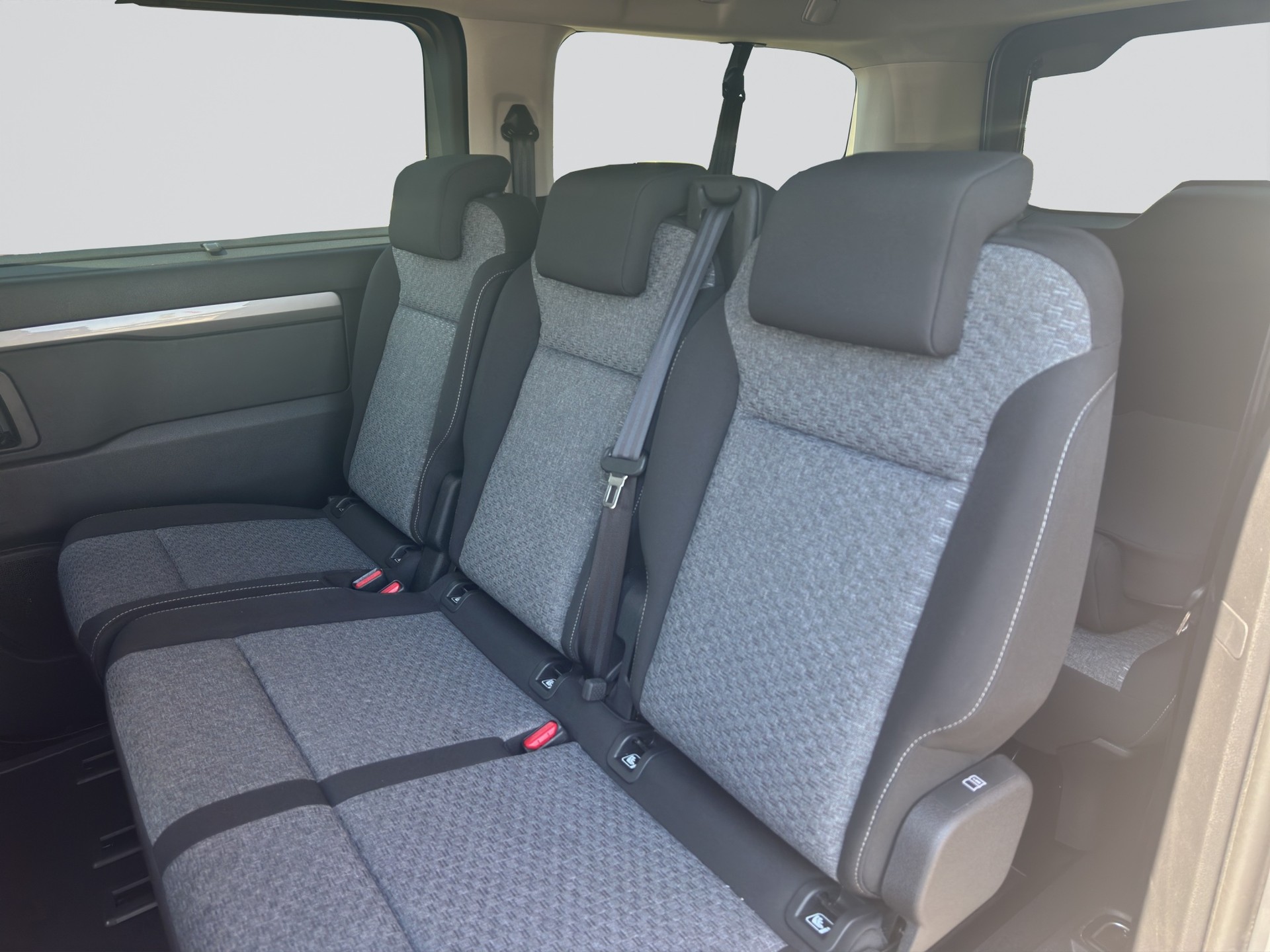 TOYOTA Proace Verso 2.0 D-4D Trend Long Aut.-image-9
