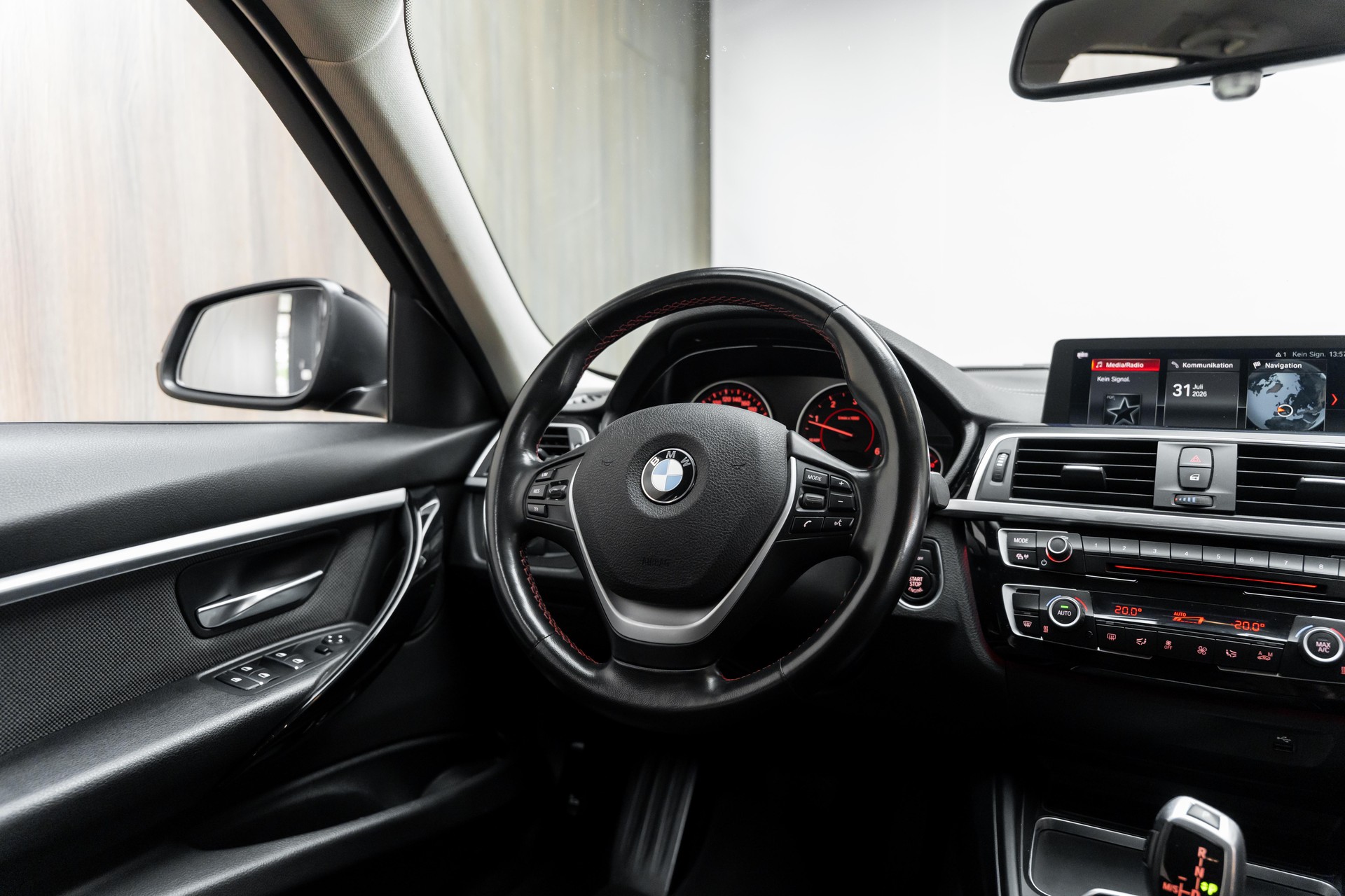 BMW 318d Touring Edition Sport Line Steptronic-image-19