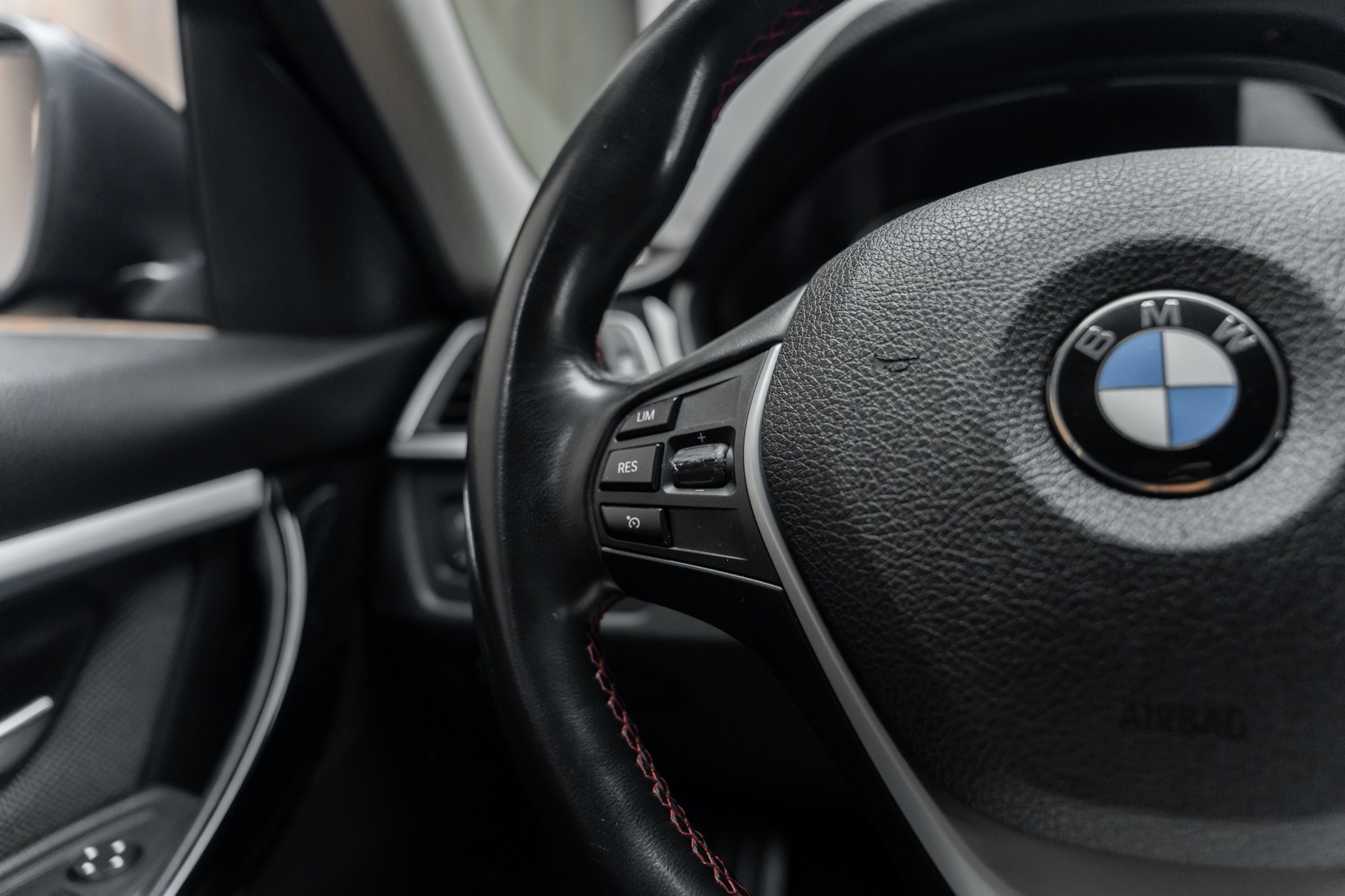 BMW 318d Touring Edition Sport Line Steptronic-image-21