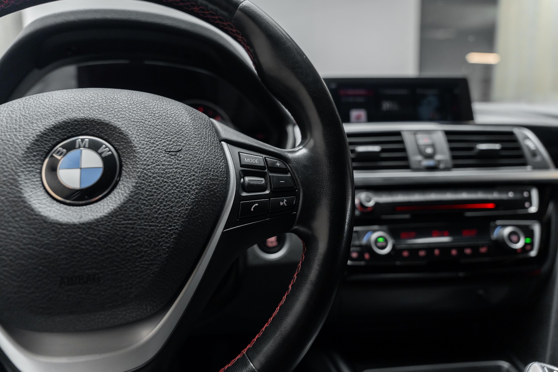 BMW 318d Touring Edition Sport Line Steptronic-image-20