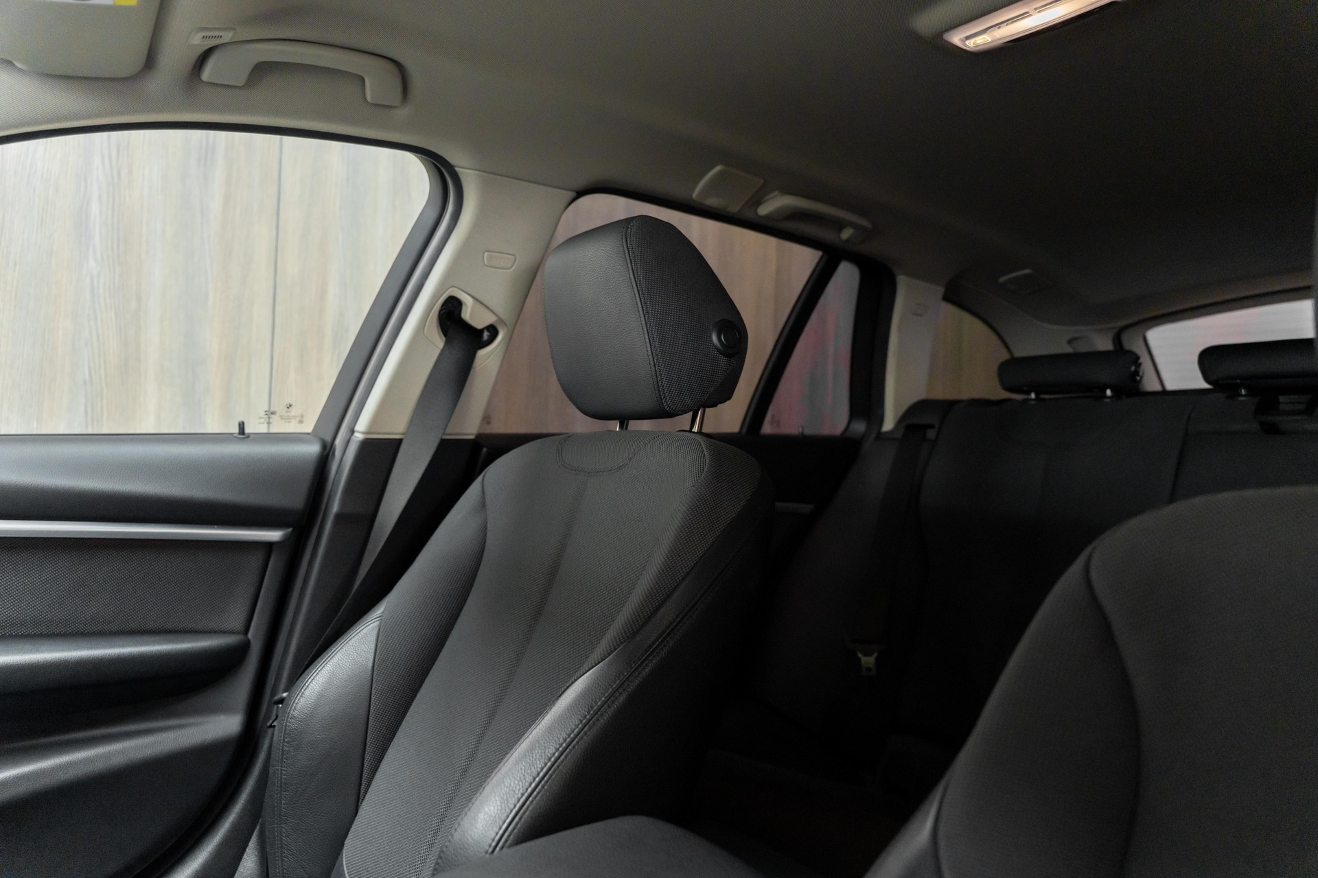 BMW 318d Touring Edition Sport Line Steptronic-image-6