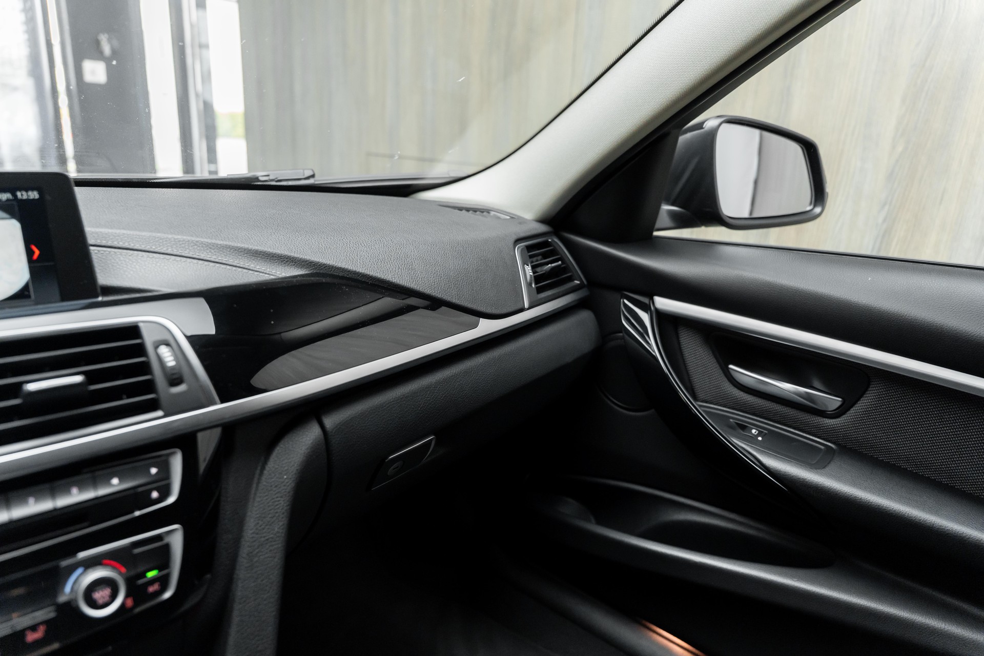BMW 318d Touring Edition Sport Line Steptronic-image-17