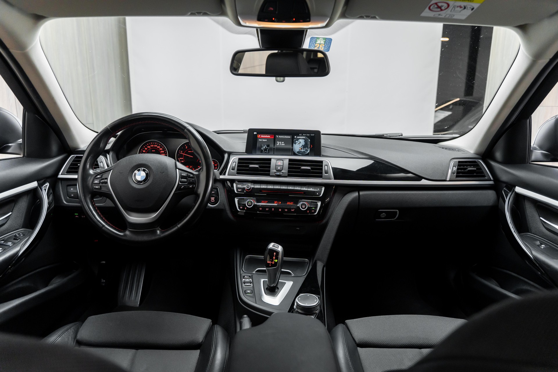 BMW 318d Touring Edition Sport Line Steptronic-image-2