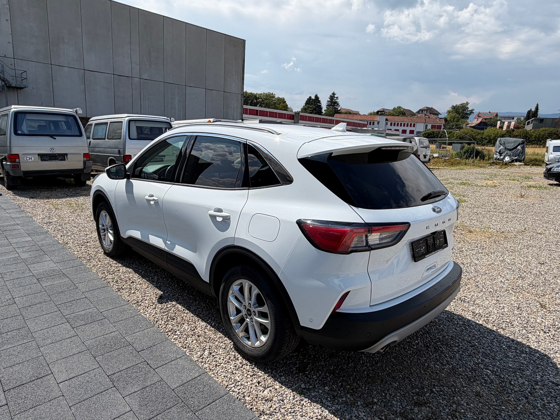 FORD Kuga 2.5 FHEV Titanium X 4WD-image-3