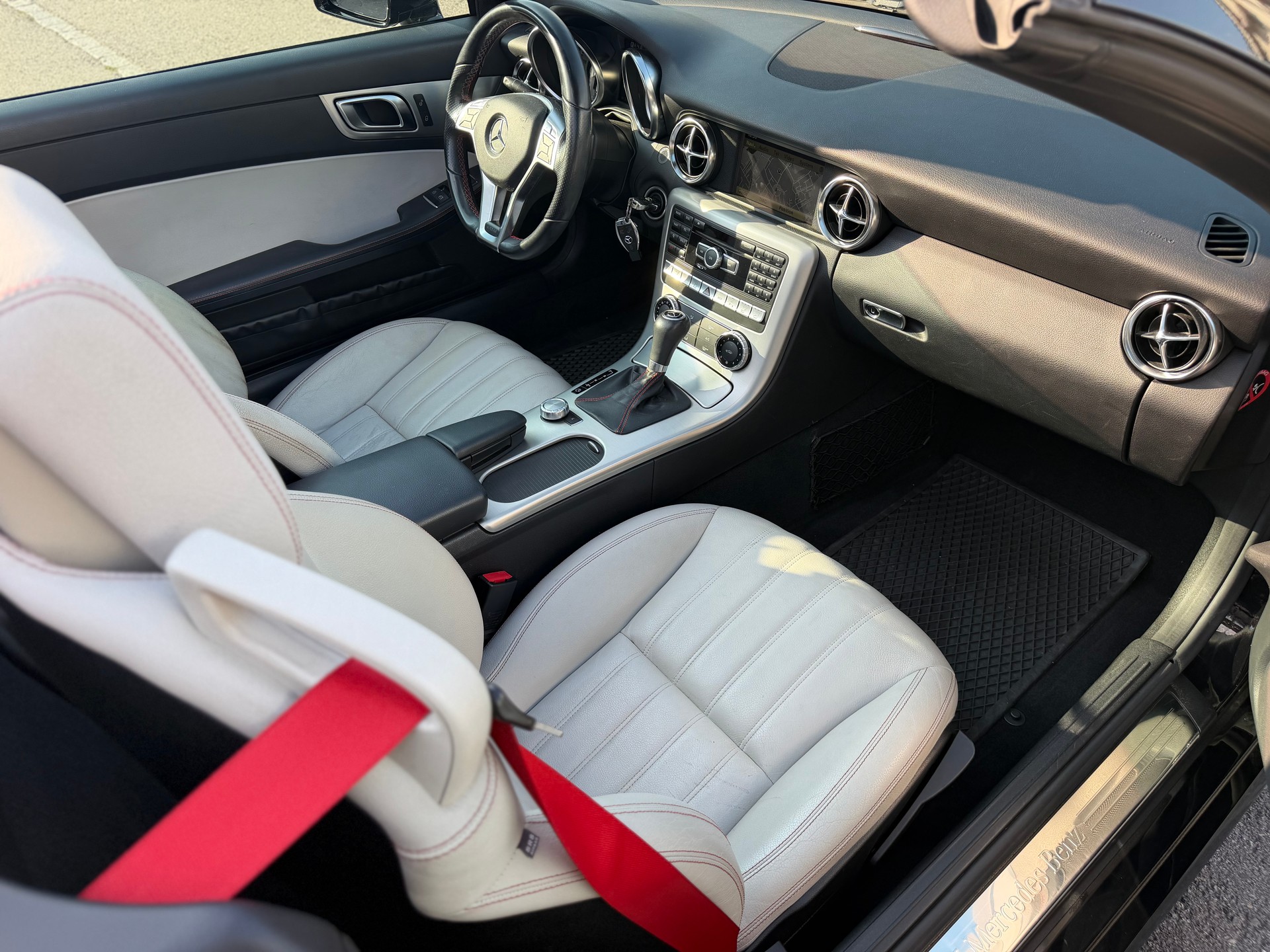 MERCEDES-BENZ SLK 200 7G-Tronic AMG Line-image-13