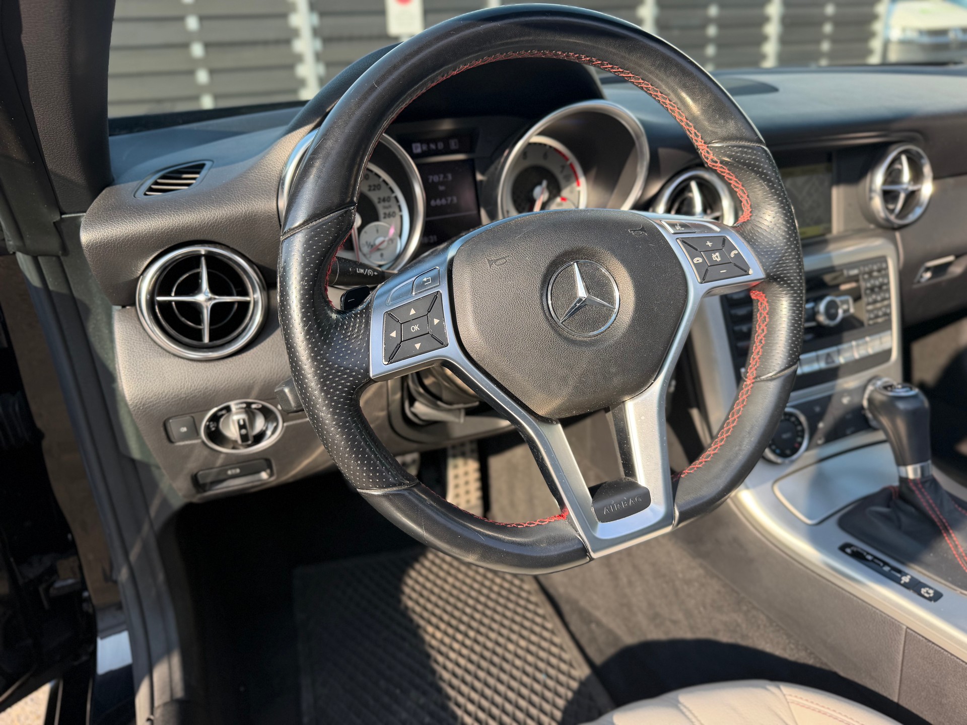 MERCEDES-BENZ SLK 200 7G-Tronic AMG Line-image-10