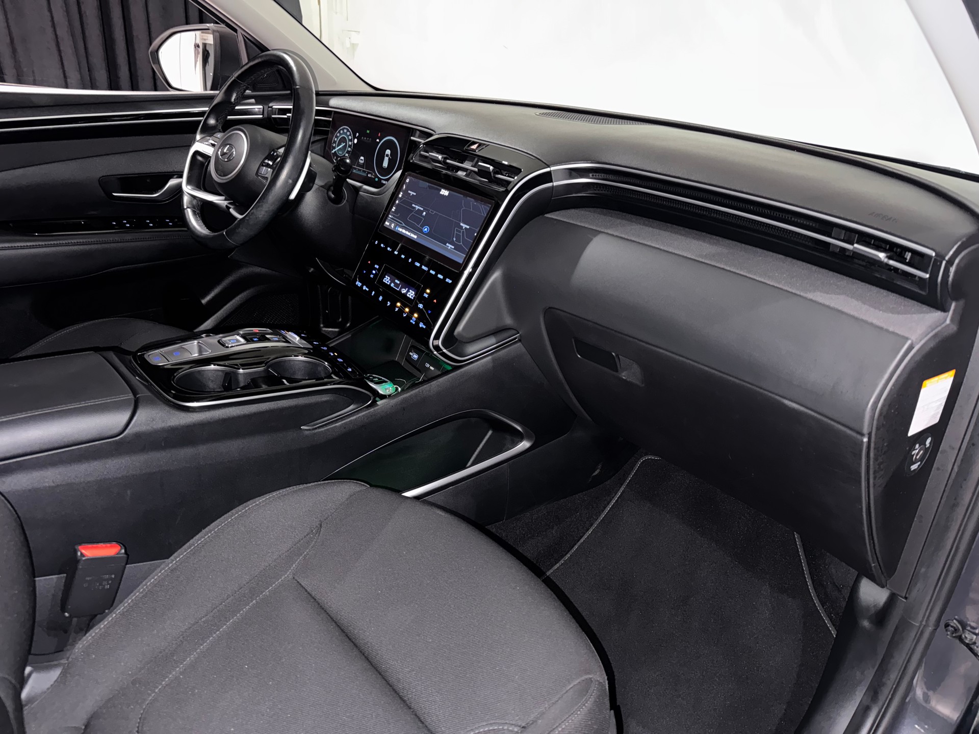 HYUNDAI Tucson 1.6 TGDI HEV Amplia 4WD | 1.Hand | CH |-image-12