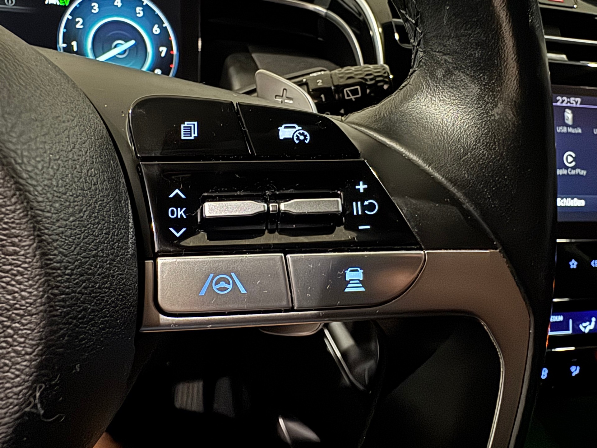 HYUNDAI Tucson 1.6 TGDI HEV Amplia 4WD | 1.Hand | CH |-image-22