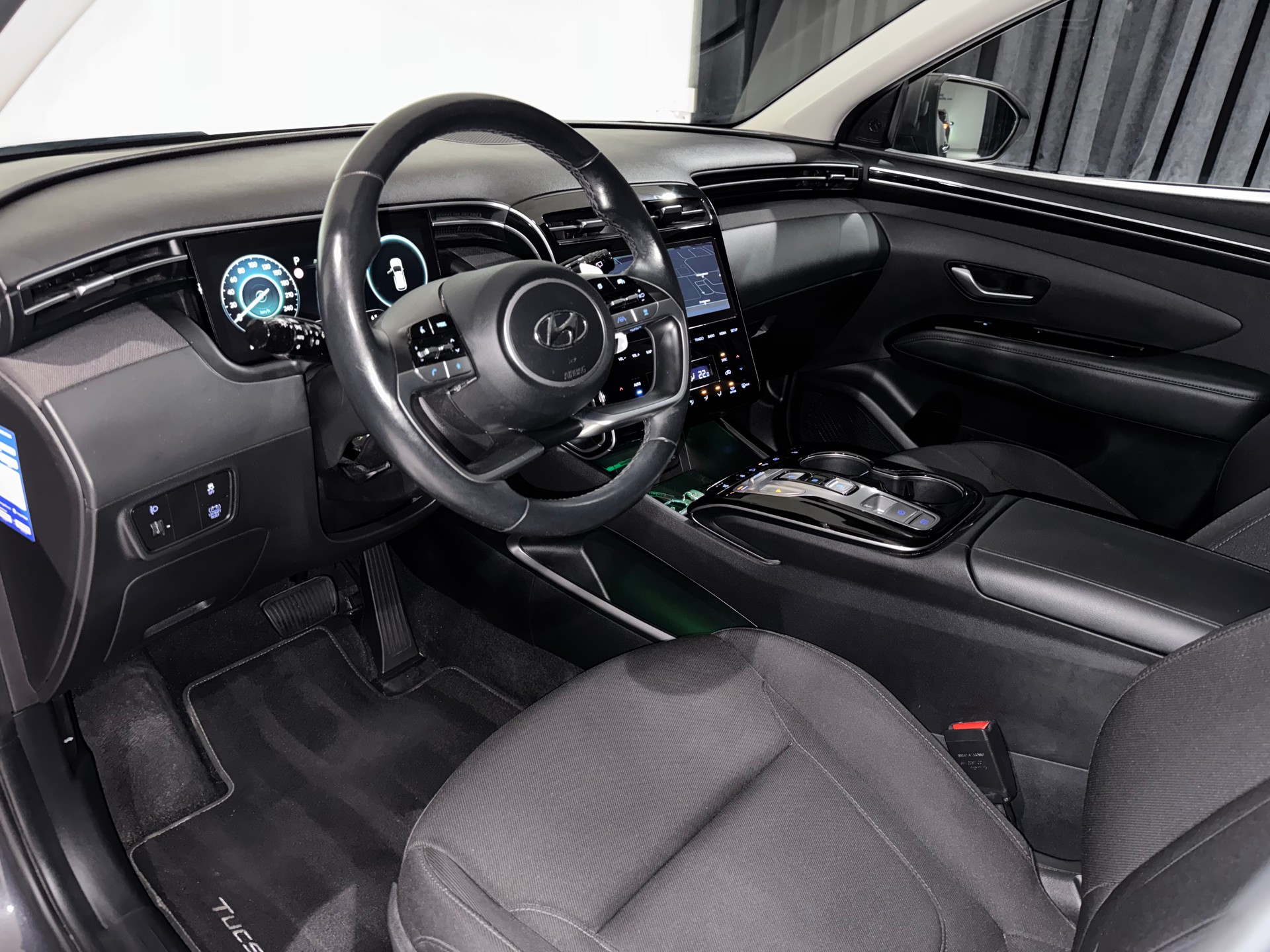 HYUNDAI Tucson 1.6 TGDI HEV Amplia 4WD | 1.Hand | CH |-image-11