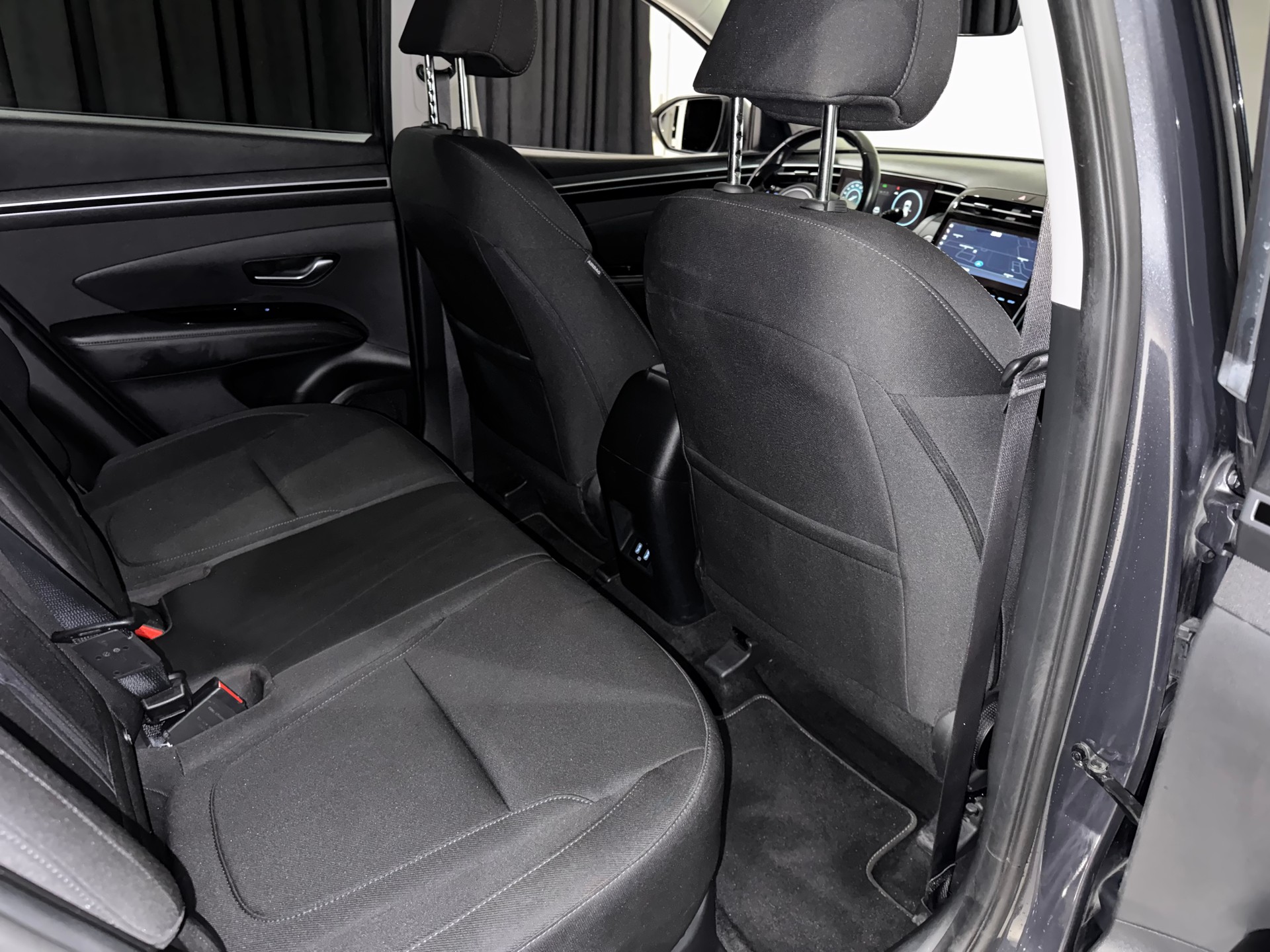 HYUNDAI Tucson 1.6 TGDI HEV Amplia 4WD | 1.Hand | CH |-image-13