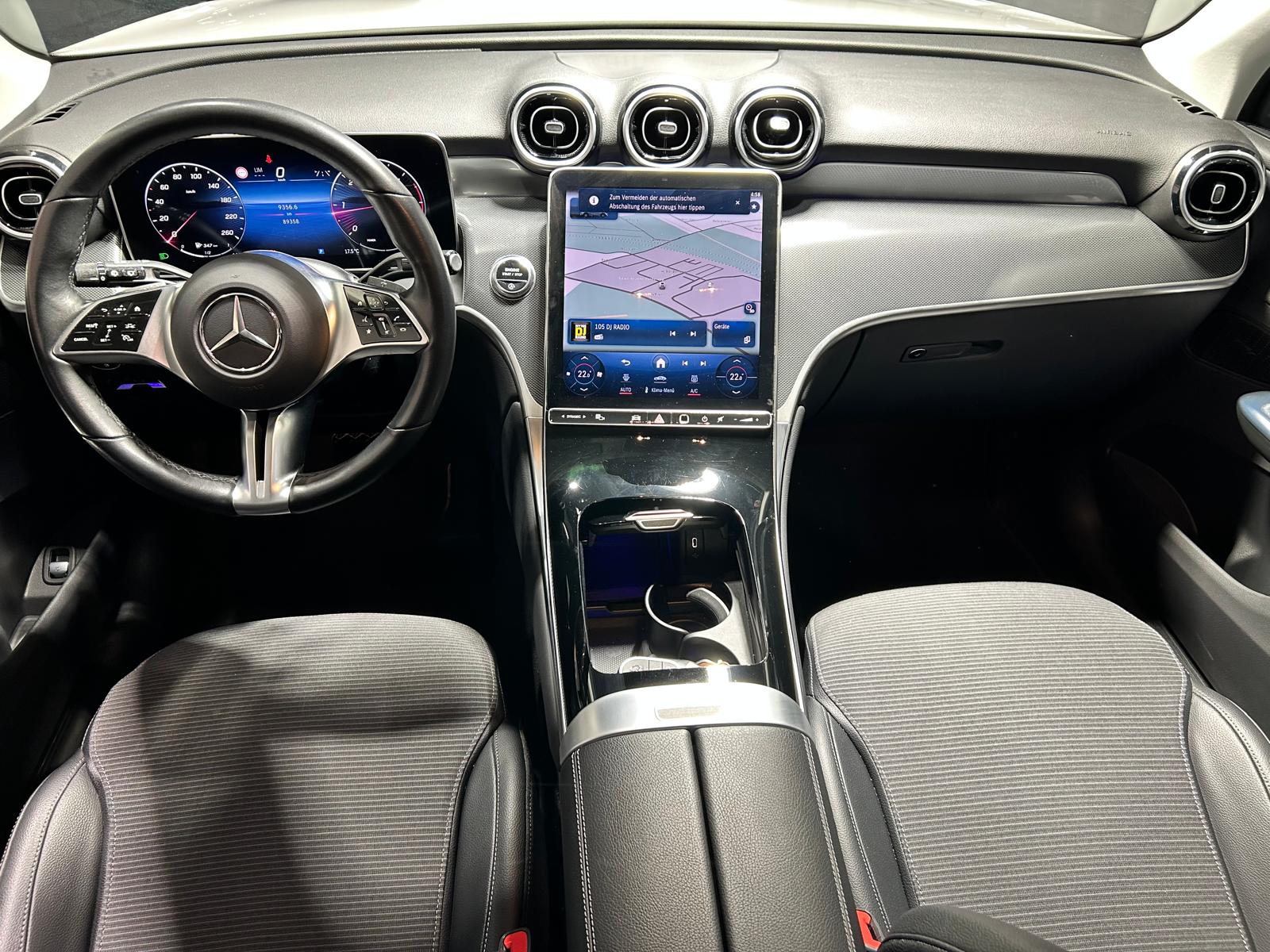 MERCEDES-BENZ GLC 220 d Avantgarde 4matic CH FAHRZEUG-image-13