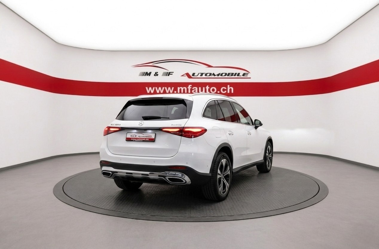 MERCEDES-BENZ GLC 220 d Avantgarde 4matic CH FAHRZEUG-image-3