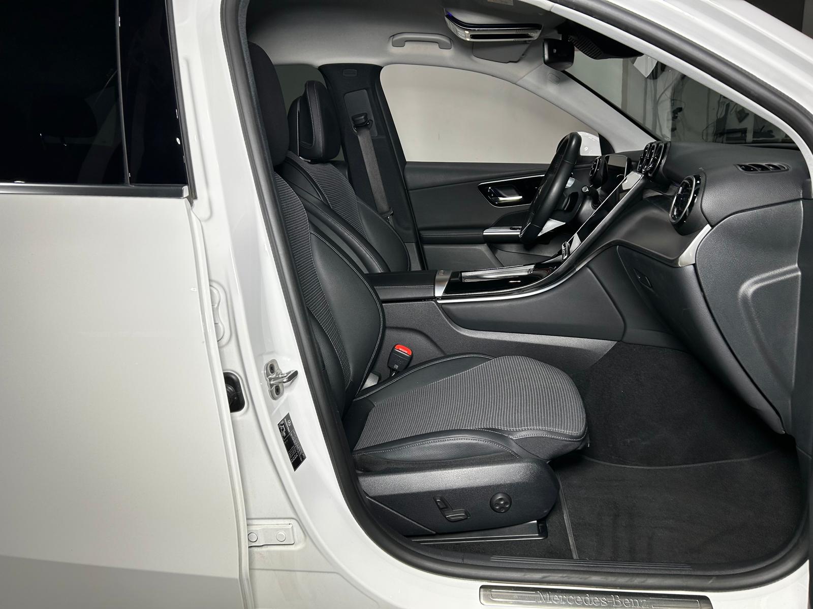 MERCEDES-BENZ GLC 220 d Avantgarde 4matic CH FAHRZEUG-image-9