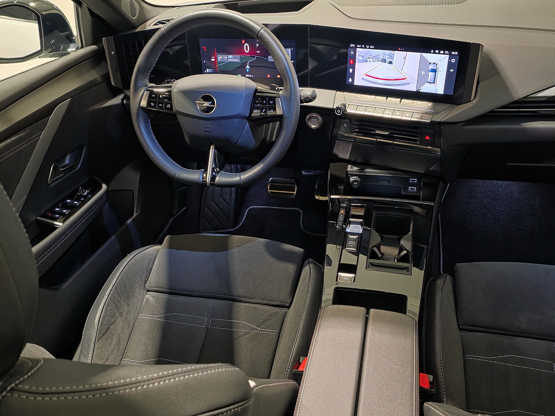 OPEL Astra 1.2i Turbo Swiss Premium Ultimate Limousine-image-5