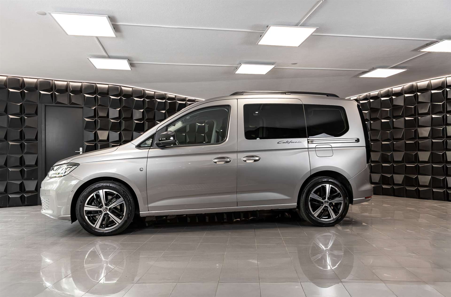 VW Caddy 1.5 TSI California Spirit DSG-showroom-element-1