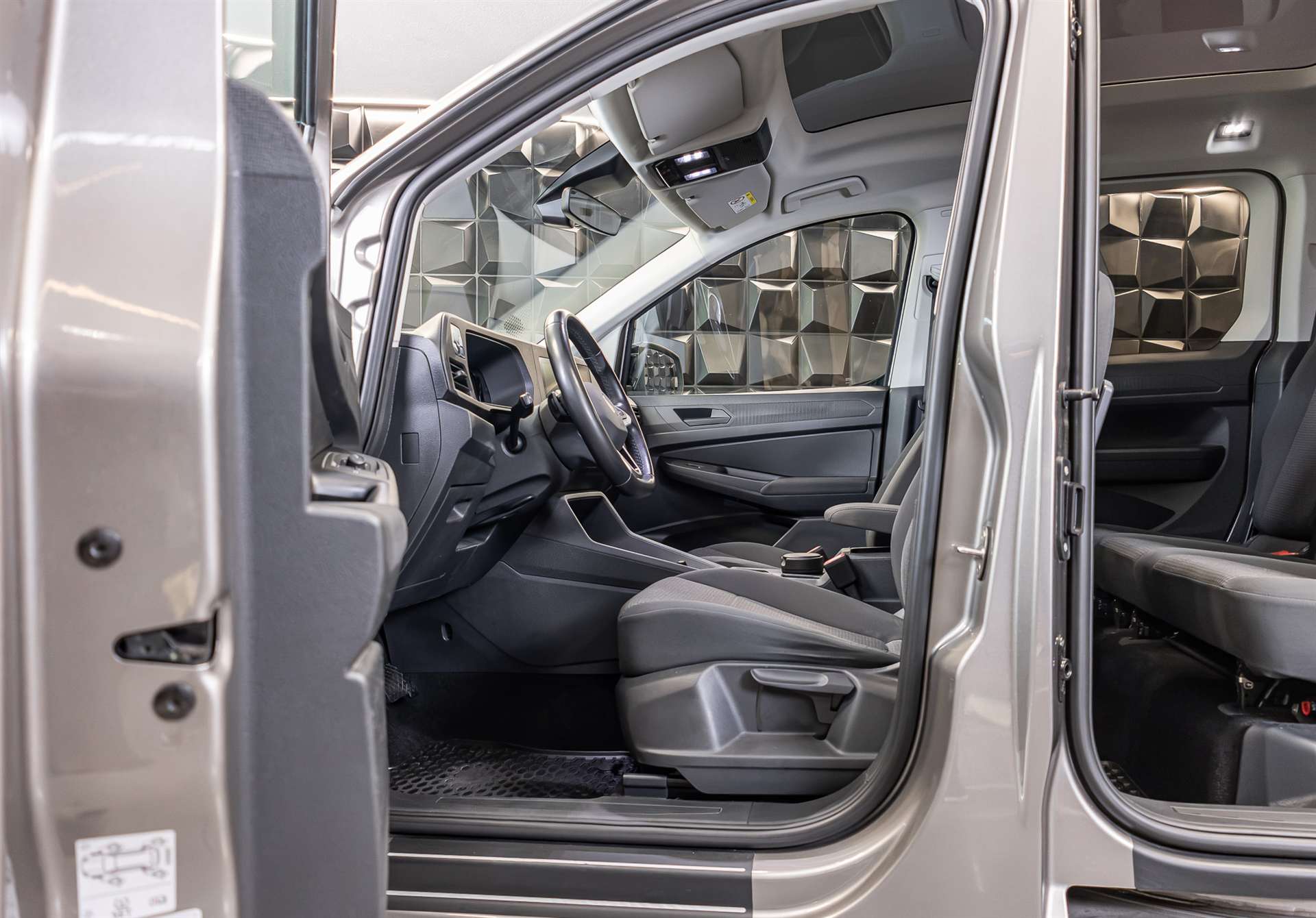 VW Caddy 1.5 TSI California Spirit DSG-image-10