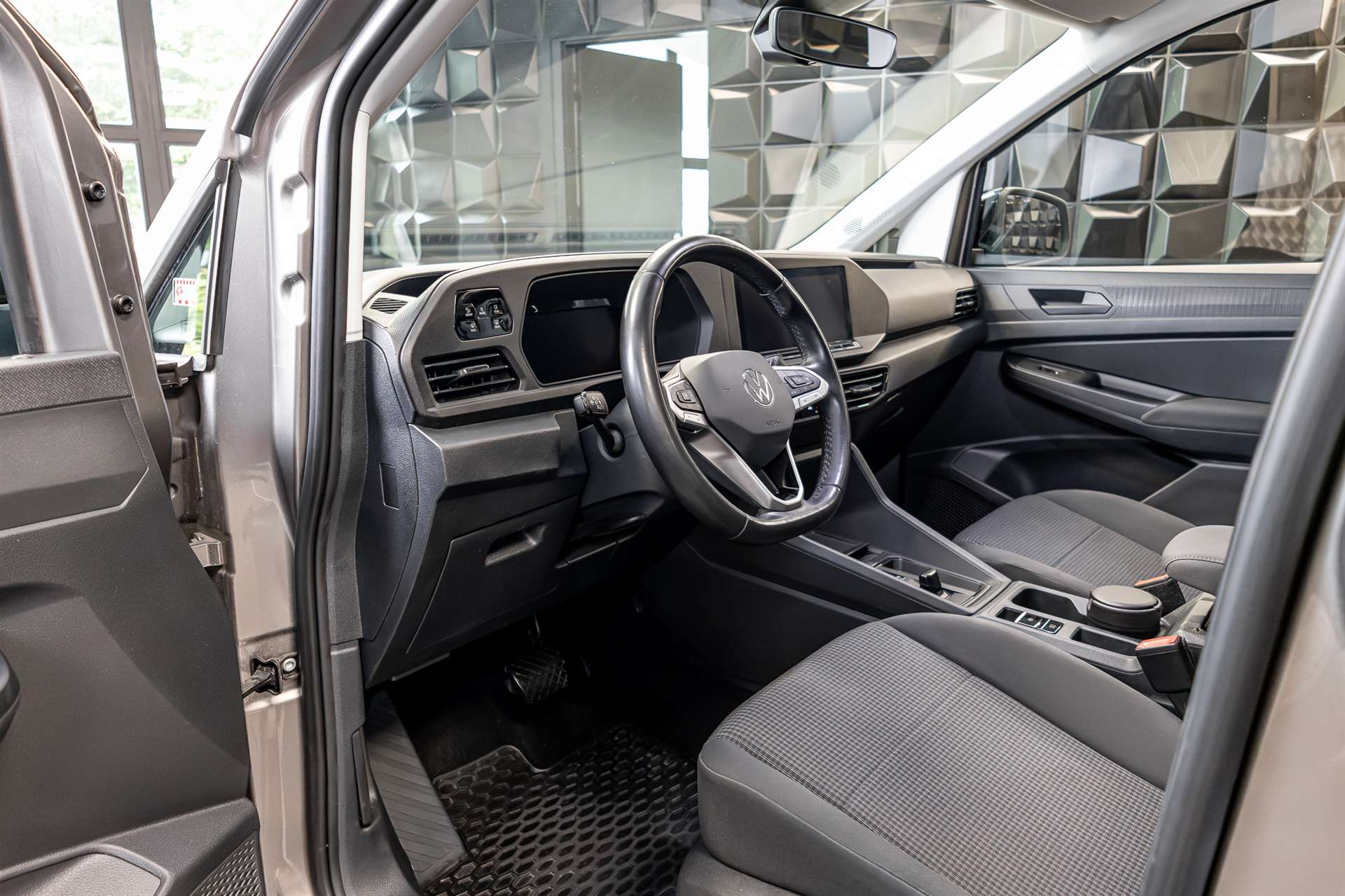 VW Caddy 1.5 TSI California Spirit DSG-image-11