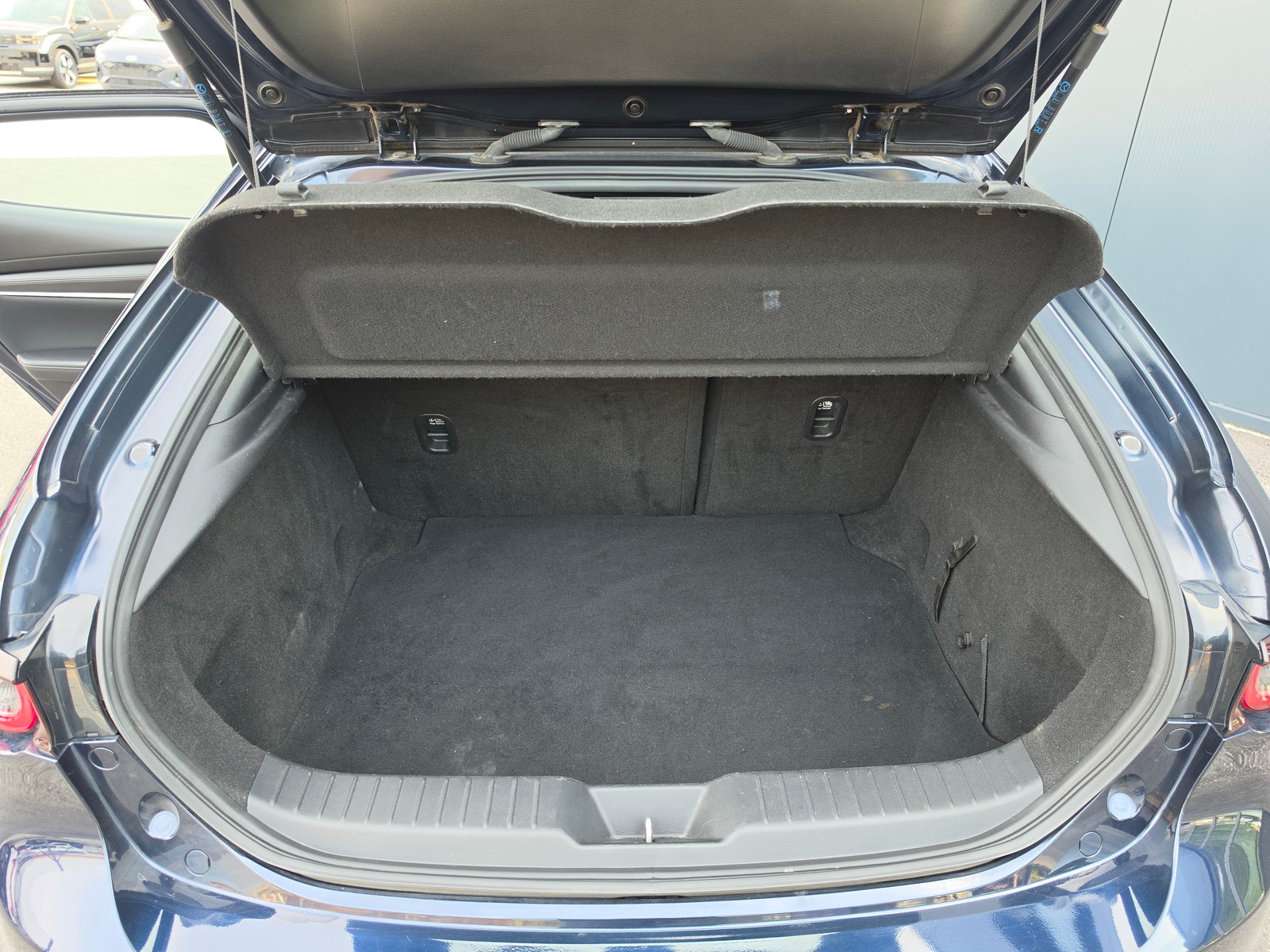 Mazda 3 HB X 180 Ambit Plus AWD — photo 11