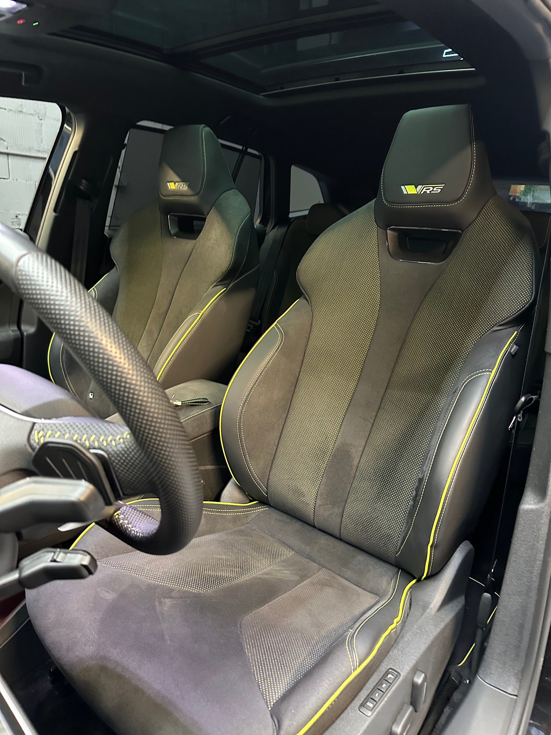 SKODA Enyaq 4x4 RS // Pano // keyless go // Porte 2 Vélos // Pack Maxx // Sound Canton // Véhicule suisse 🇨🇭// Leasing dès 580.--image-12
