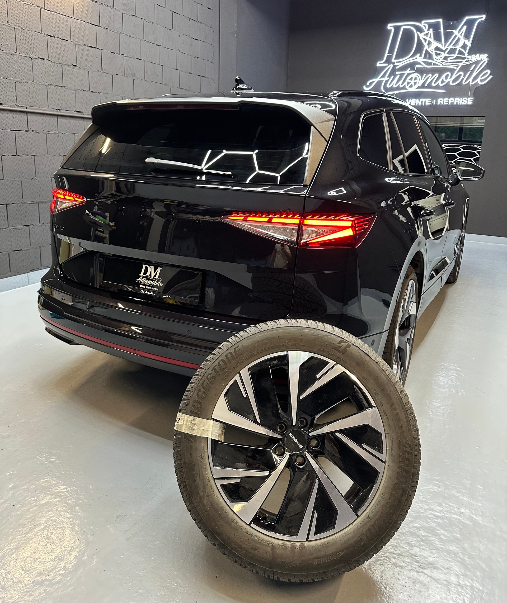 SKODA Enyaq 4x4 RS // Pano // keyless go // Porte 2 Vélos // Pack Maxx // Sound Canton // Véhicule suisse 🇨🇭// Leasing dès 580.--image-7