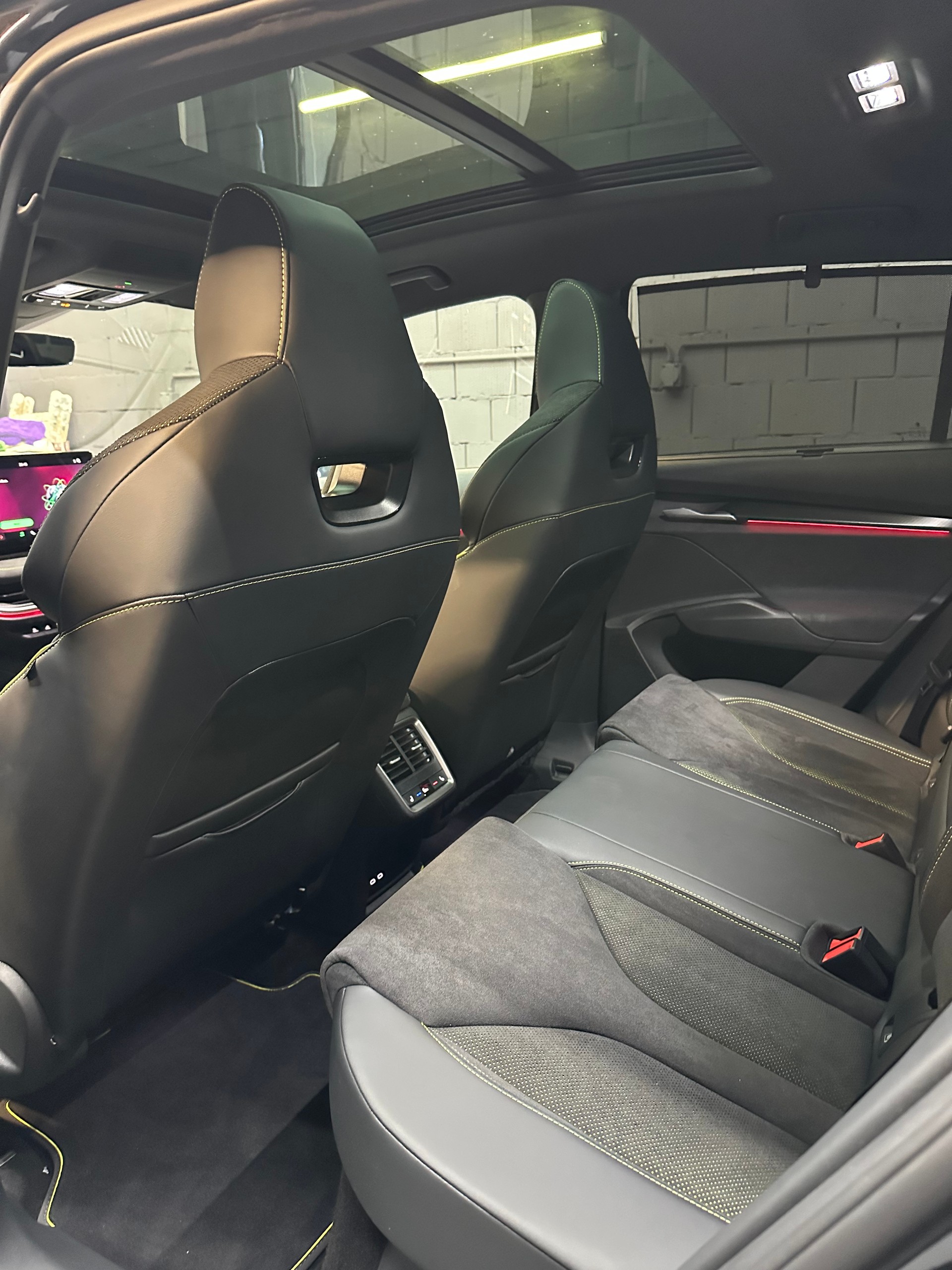 SKODA Enyaq 4x4 RS // Pano // keyless go // Porte 2 Vélos // Pack Maxx // Sound Canton // Véhicule suisse 🇨🇭// Leasing dès 580.--image-14