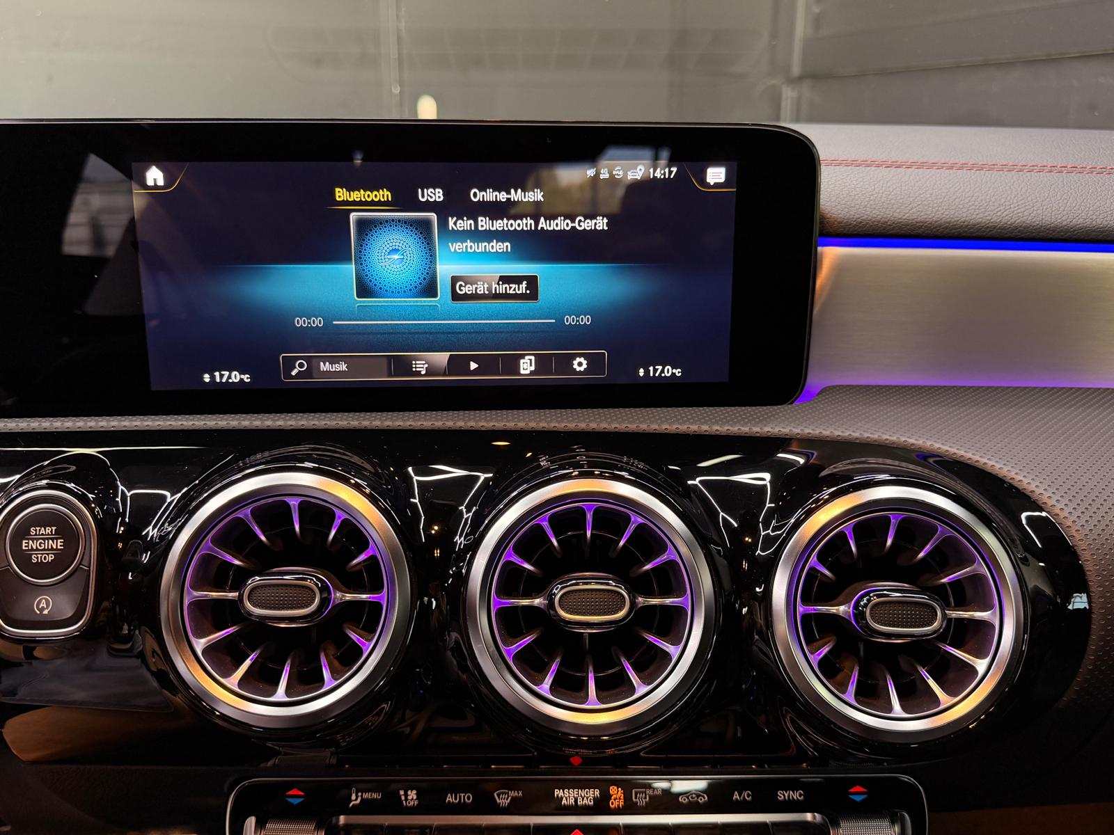 MERCEDES-BENZ CLA 250 4Matic AMG Line 7G-DCT-image-17
