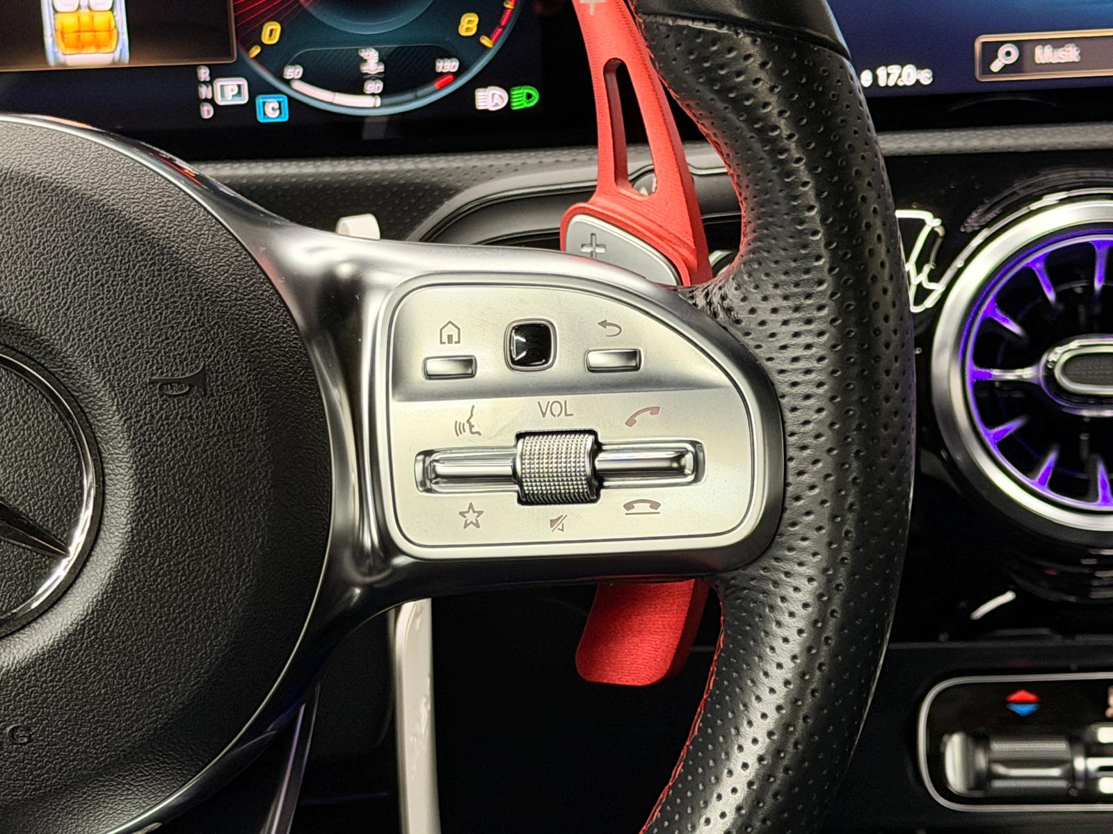 MERCEDES-BENZ CLA 250 4Matic AMG Line 7G-DCT-image-14