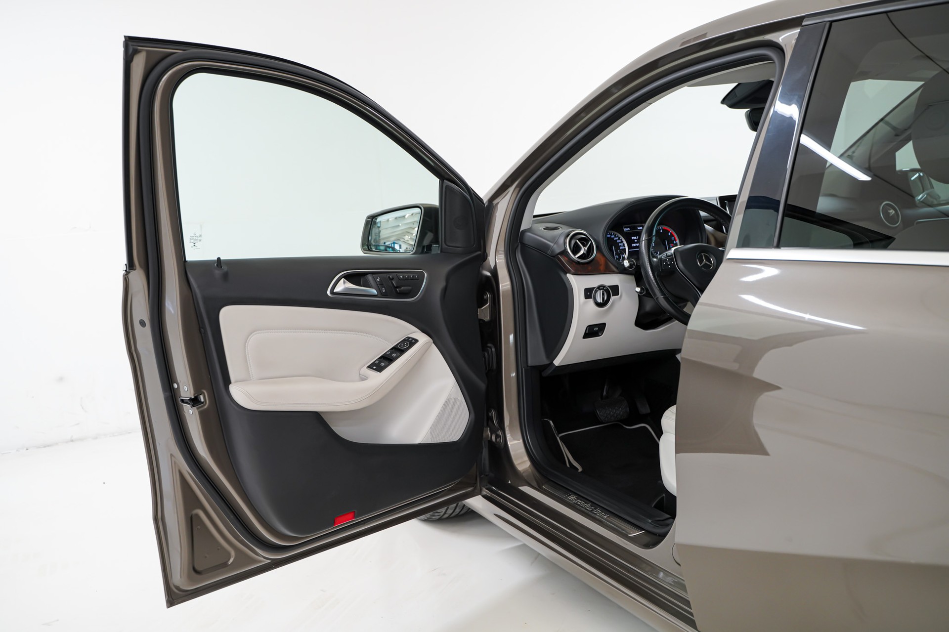 MERCEDES-BENZ B 200 CDI 7G-DCT-image-7