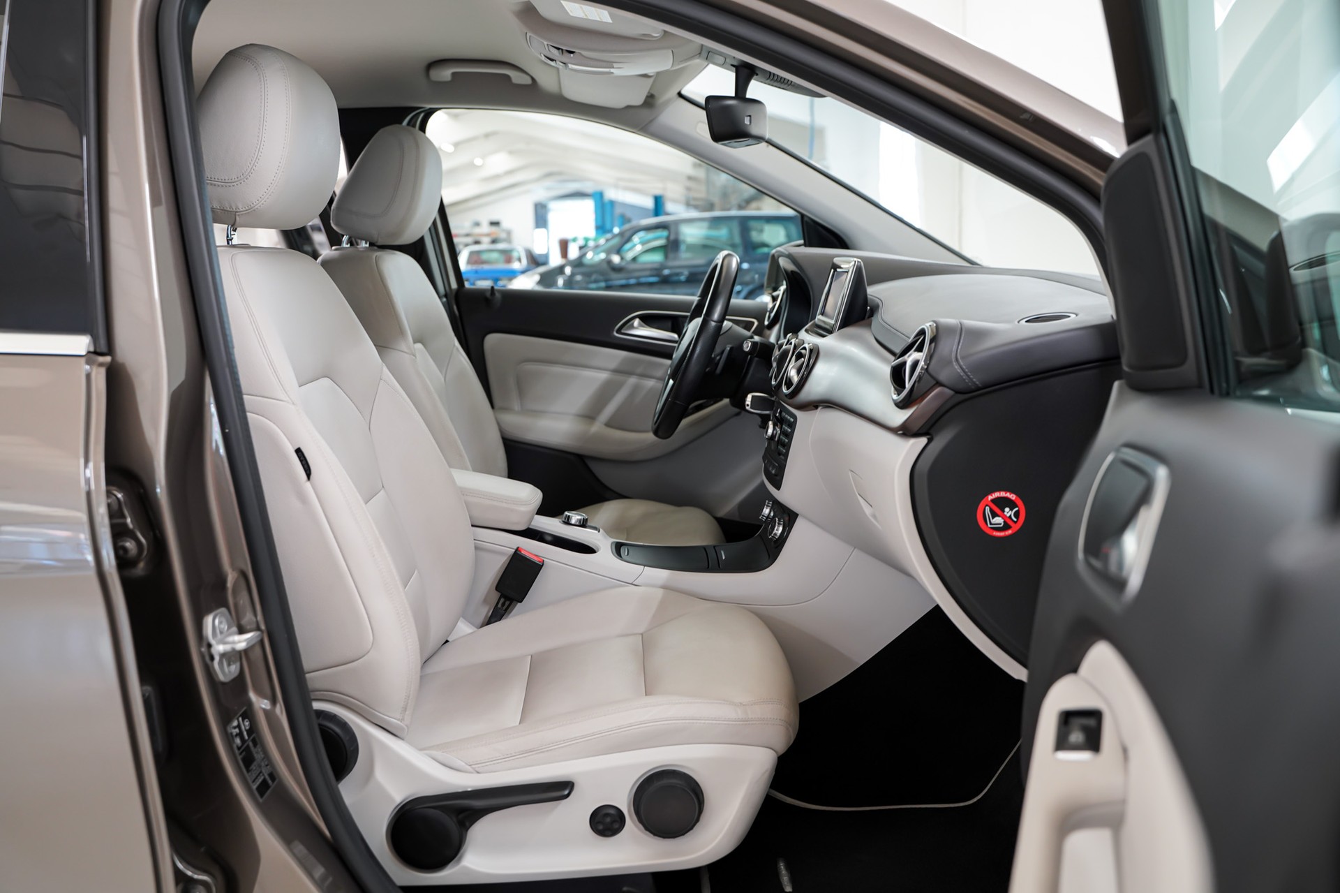 MERCEDES-BENZ B 200 CDI 7G-DCT-image-15