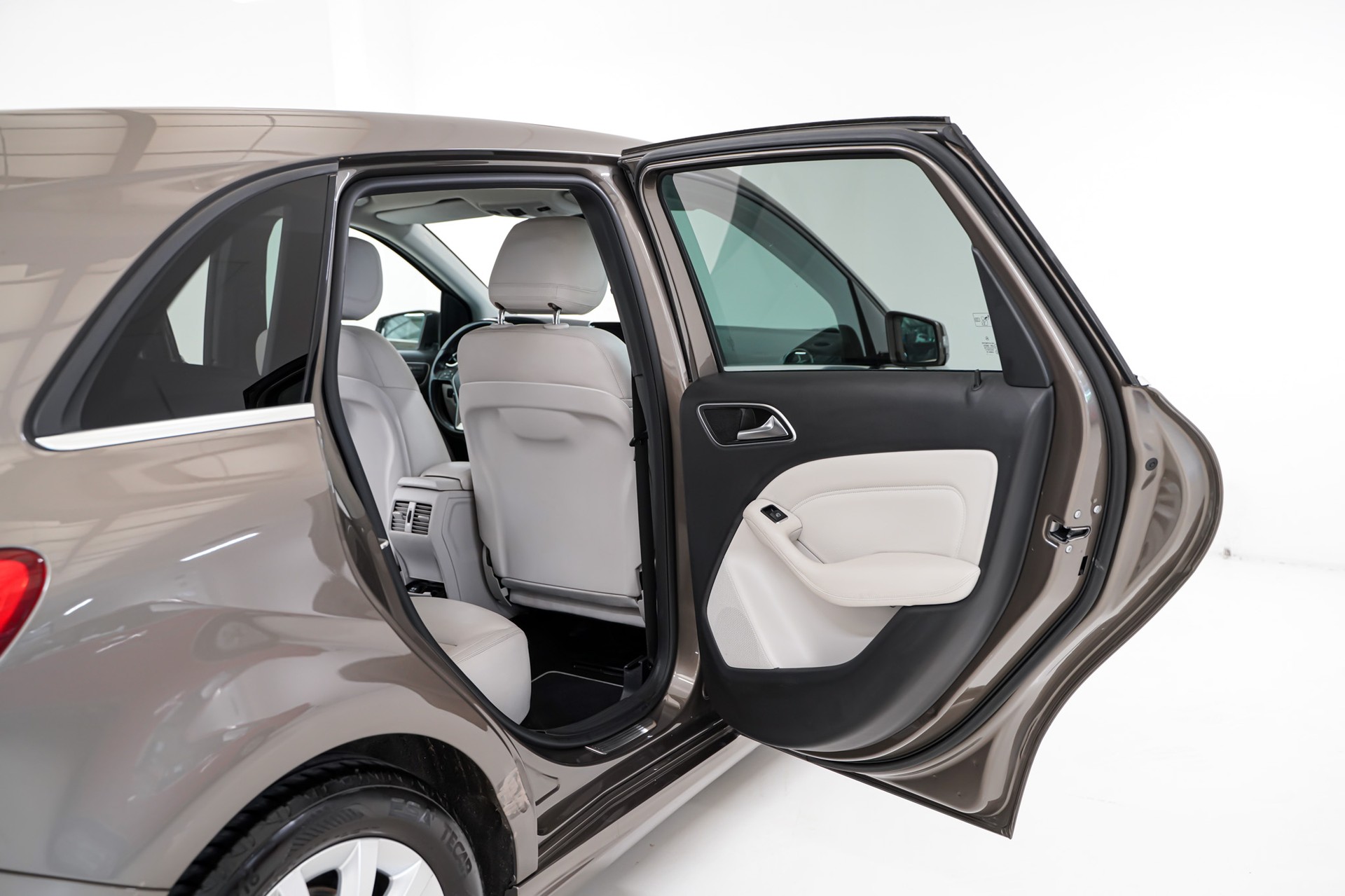 MERCEDES-BENZ B 200 CDI 7G-DCT-image-12