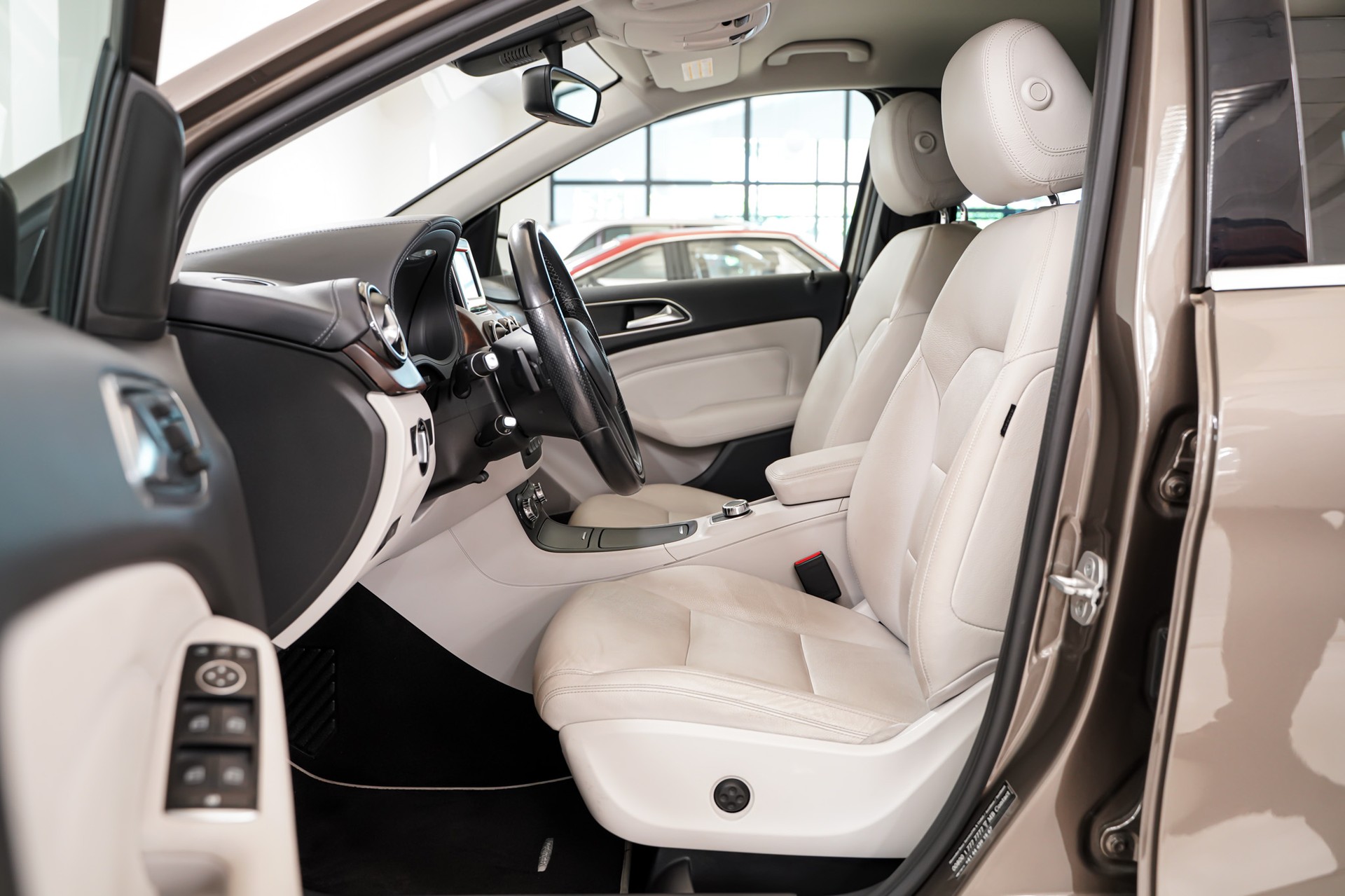 MERCEDES-BENZ B 200 CDI 7G-DCT-image-10