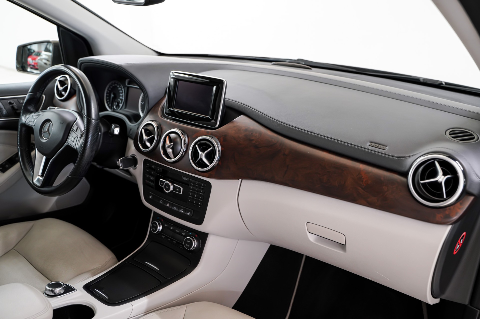 MERCEDES-BENZ B 200 CDI 7G-DCT-image-16