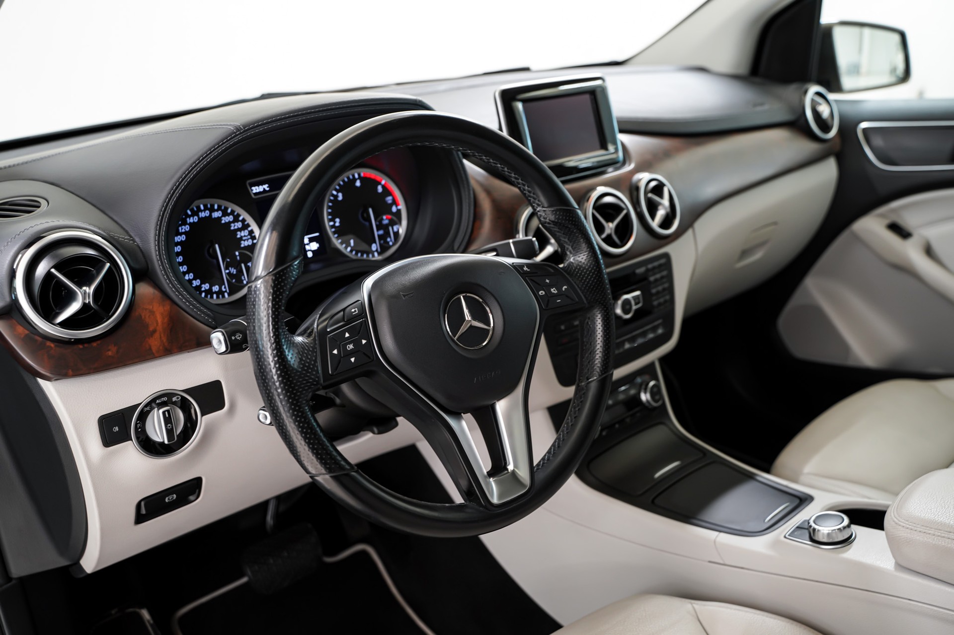 MERCEDES-BENZ B 200 CDI 7G-DCT-image-9