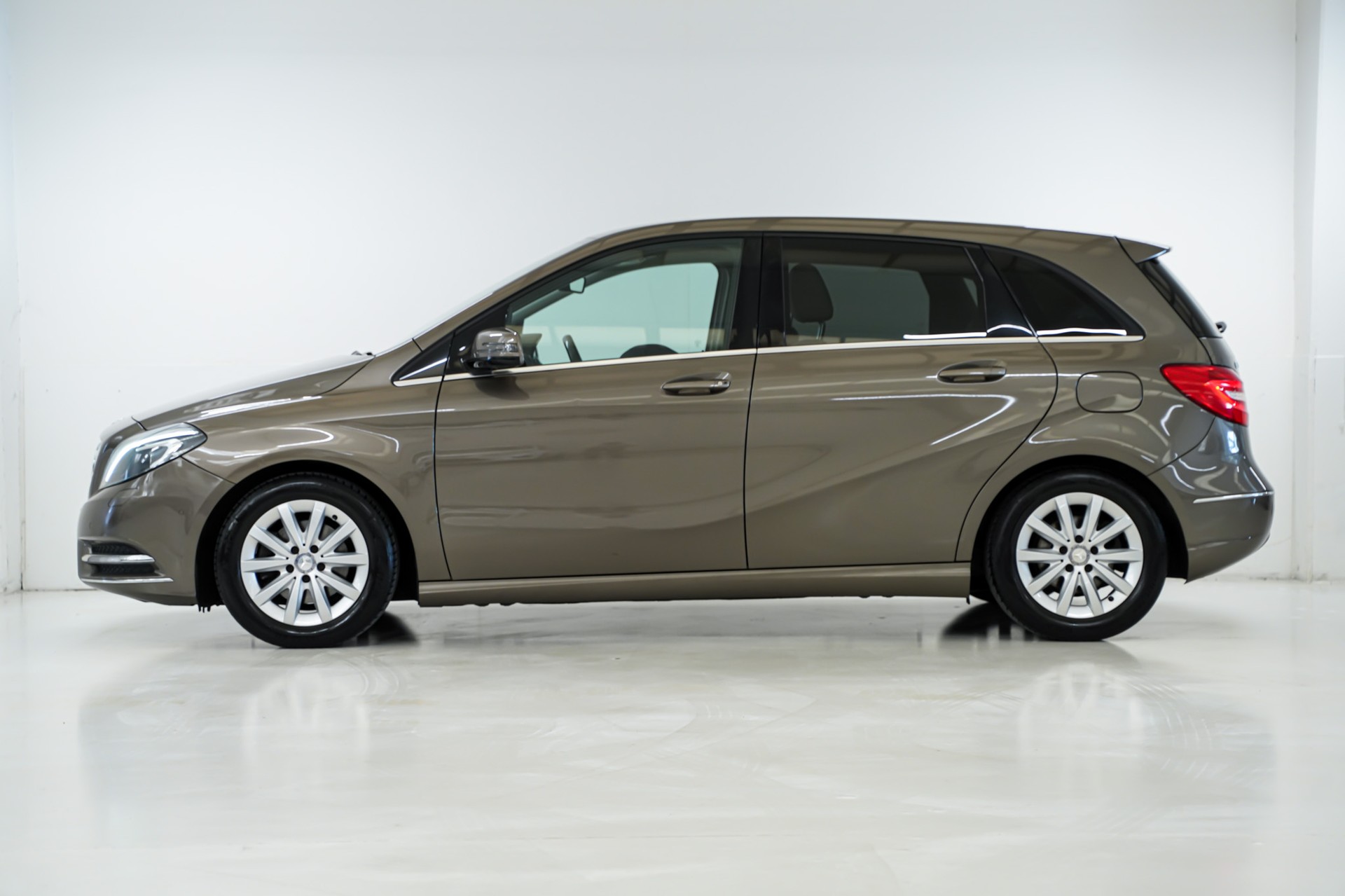 MERCEDES-BENZ B 200 CDI 7G-DCT-image-3