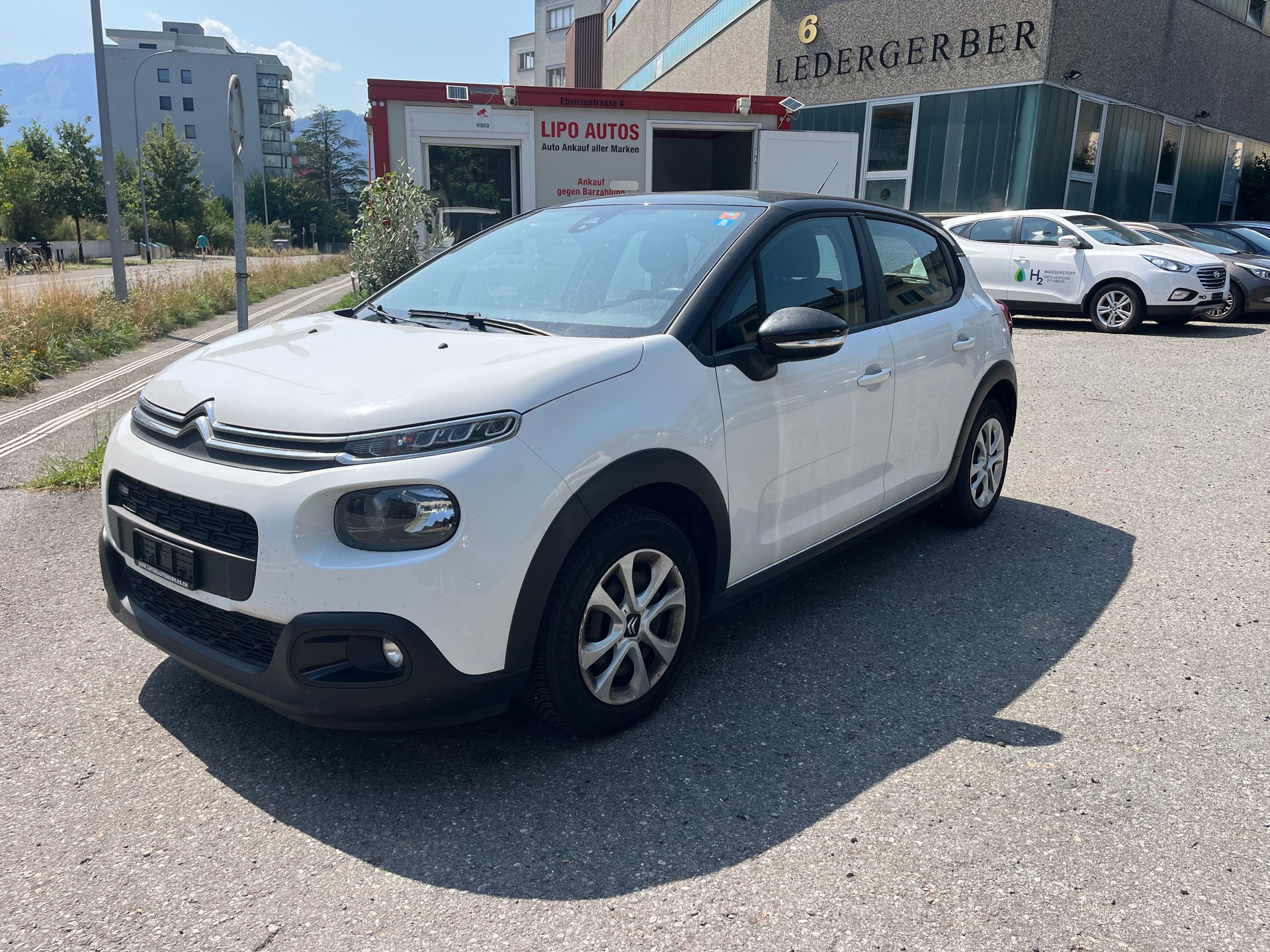 CITROEN C3 1.2i Attraction-image-1