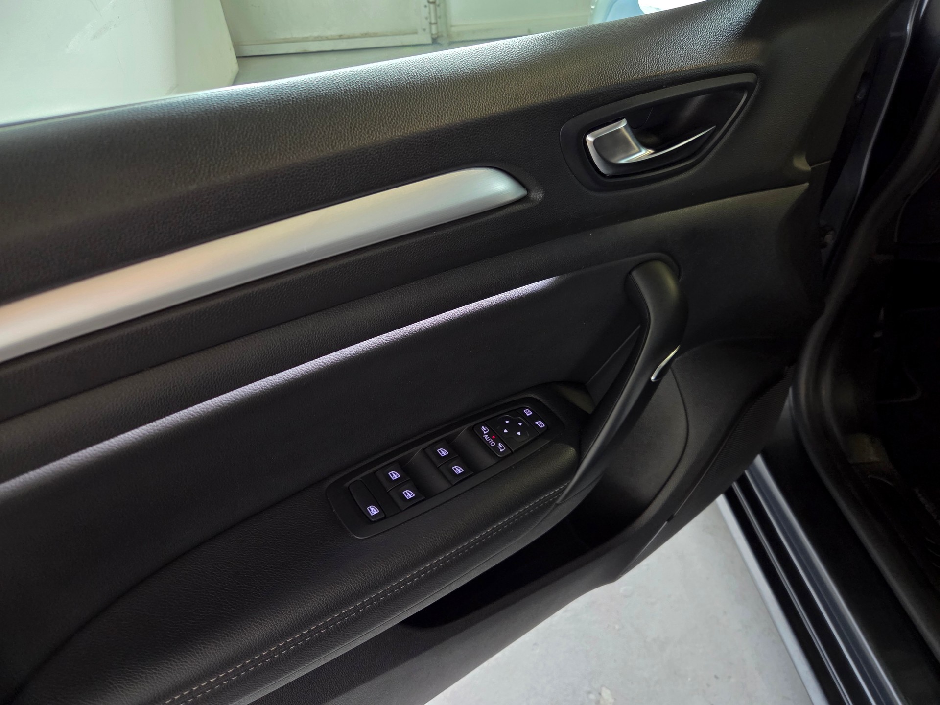 RENAULT Mégane 1.3 TCe 160 Intens EDC-image-19