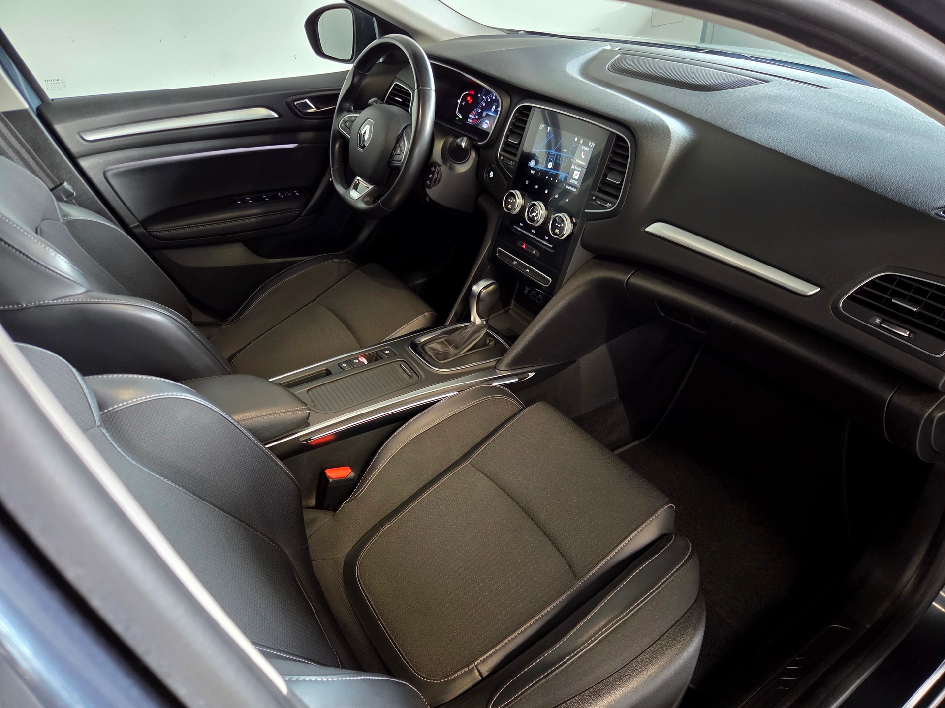 RENAULT Mégane 1.3 TCe 160 Intens EDC-image-14