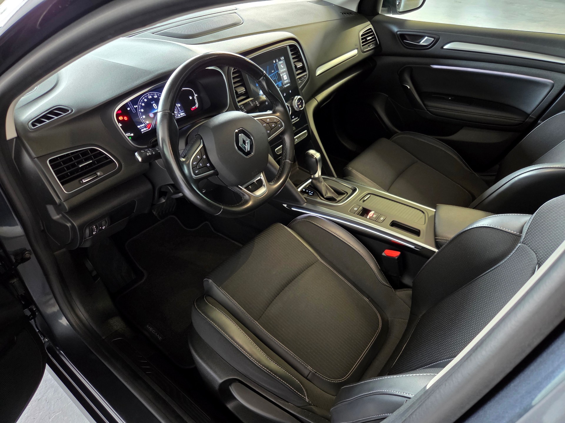 RENAULT Mégane 1.3 TCe 160 Intens EDC-image-8