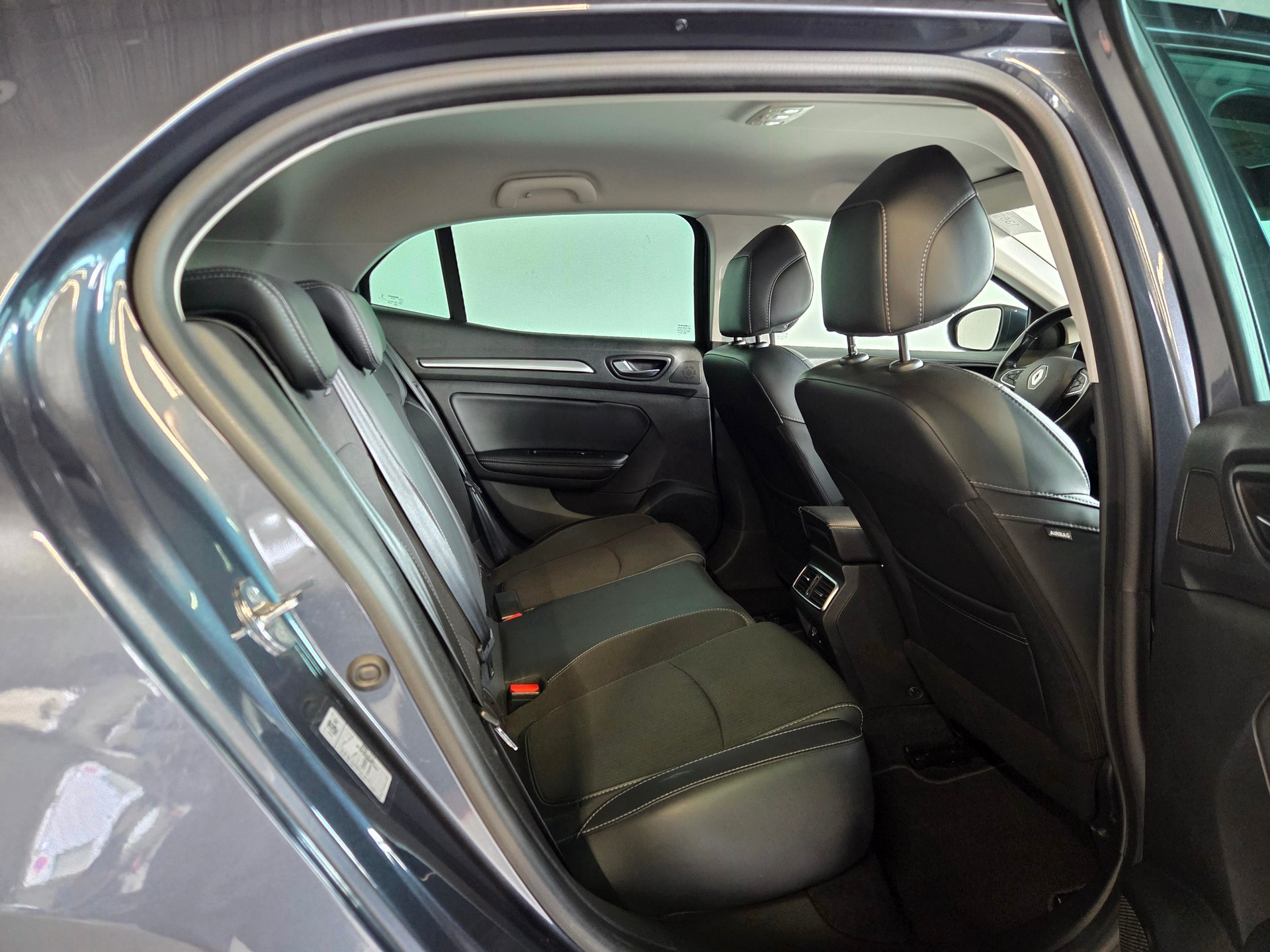 RENAULT Mégane 1.3 TCe 160 Intens EDC-image-13