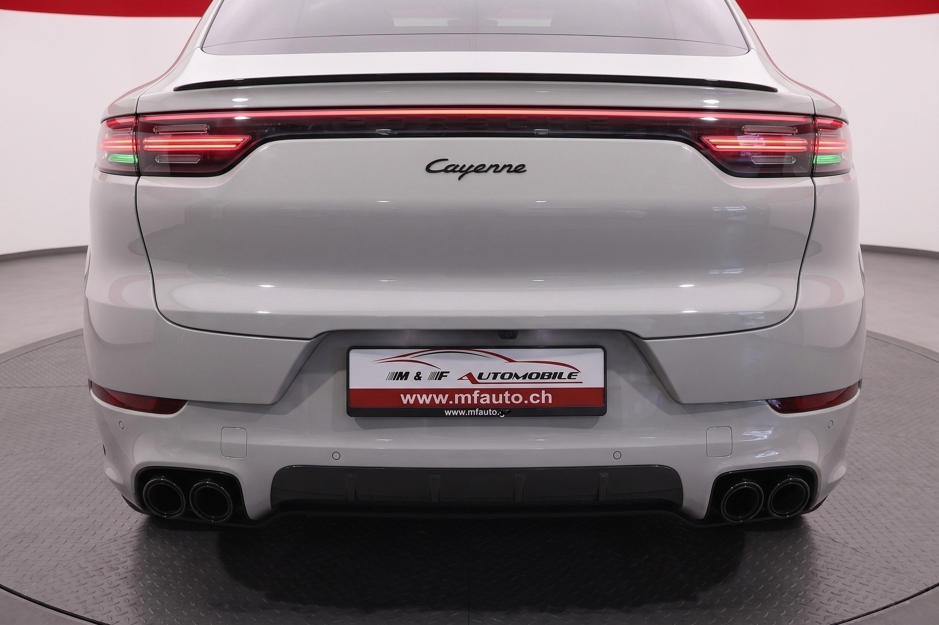 PORSCHE Cayenne Coupé 3.0 V6 E-Hybrid CH FAHRZEUG ( cashmerebeigemetallic )-image-8
