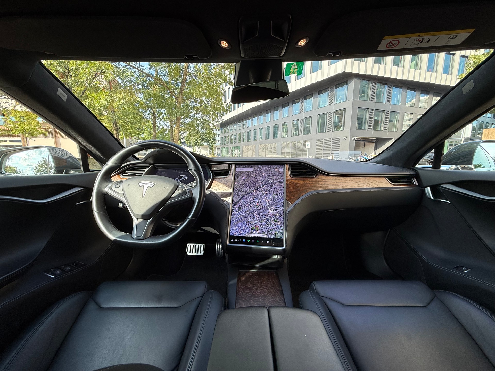TESLA Model S "Raven" Long Range-image-12
