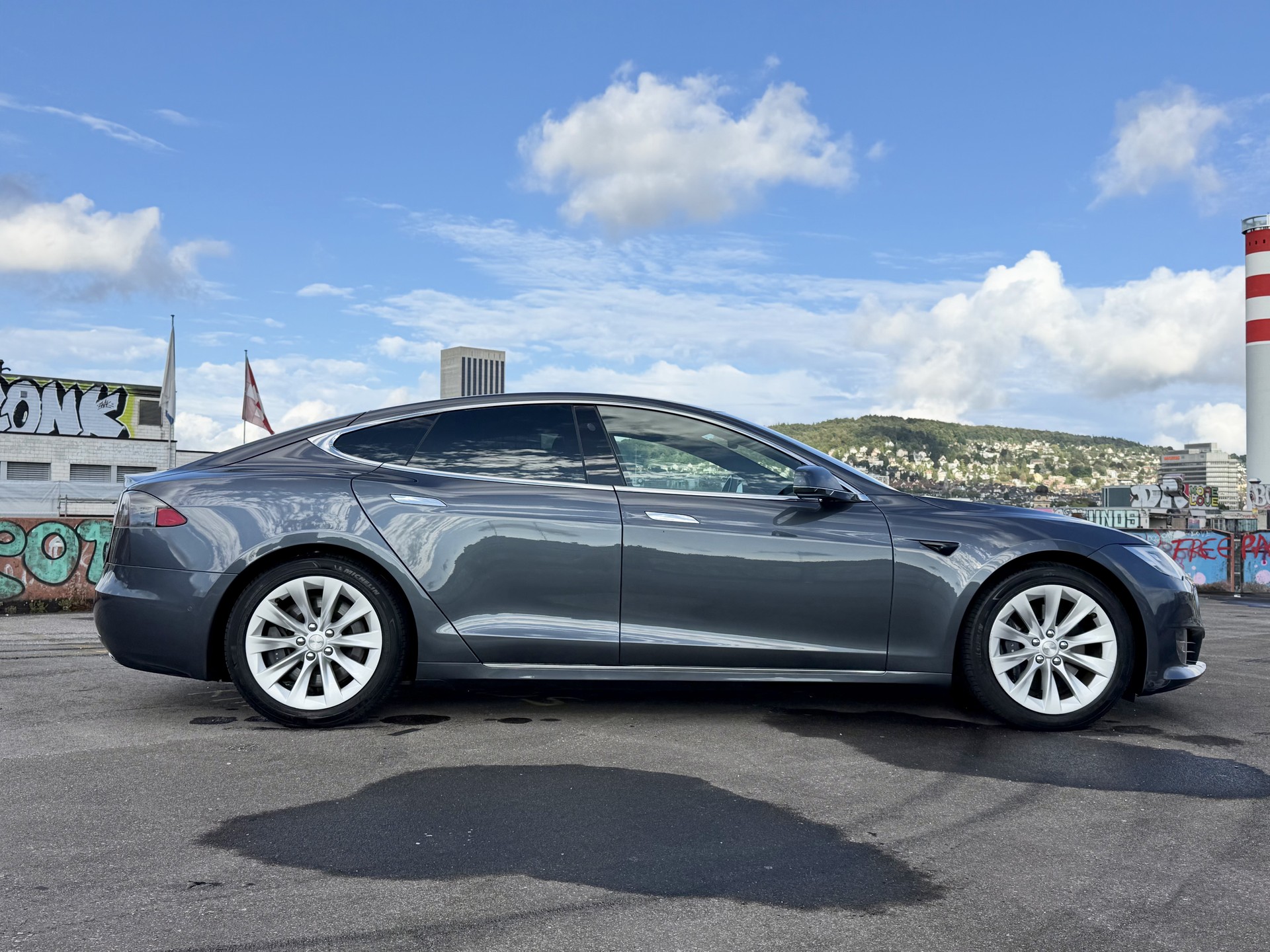 TESLA Model S "Raven" Long Range-image-1